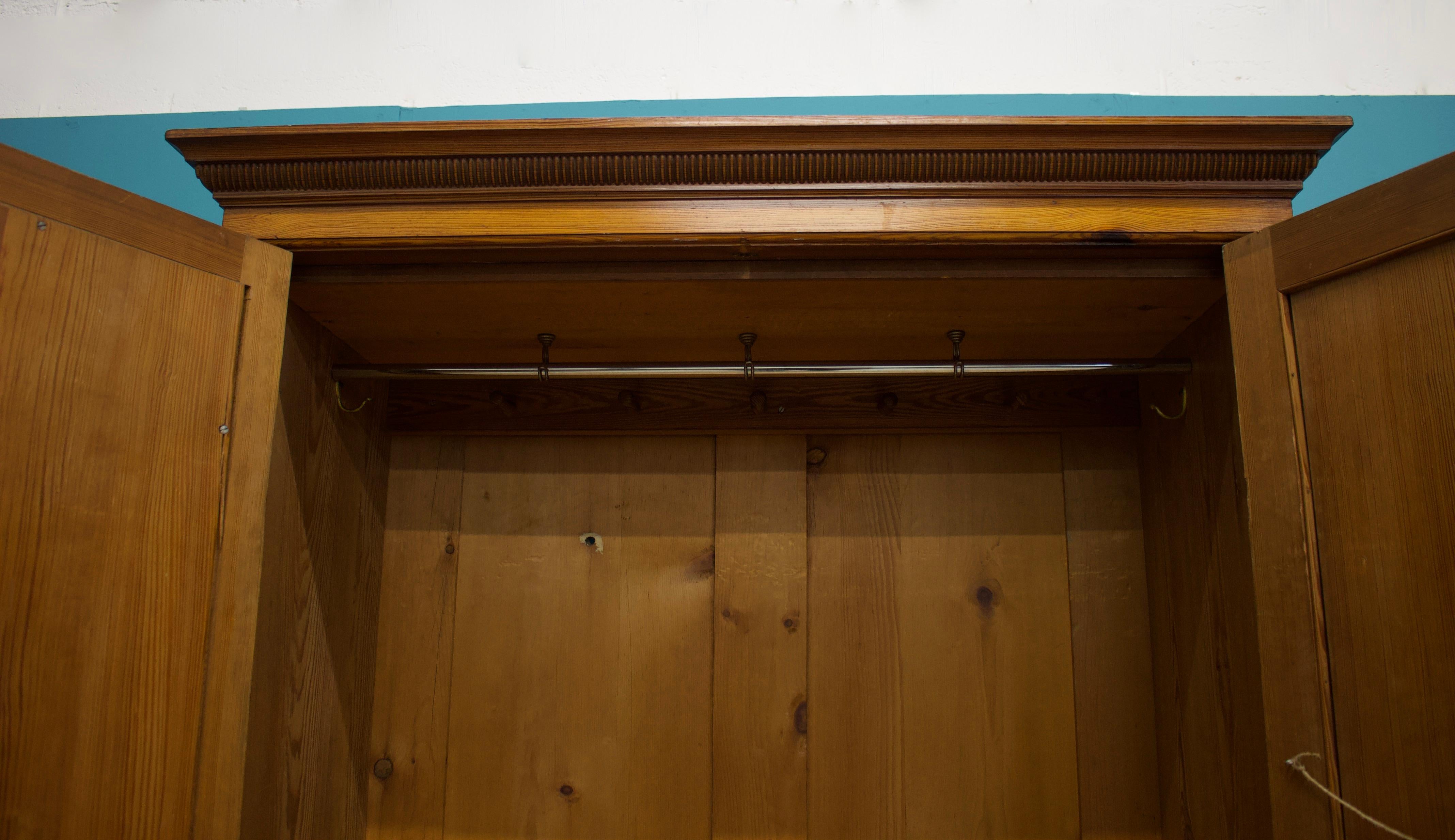 Oak Antique Rustic Pine Wardrobe, 1900s