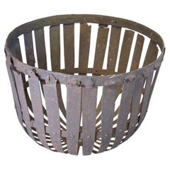 Cesta rústica antigua de hierro para granja Comedero de heno Jardinera Hoguera 25