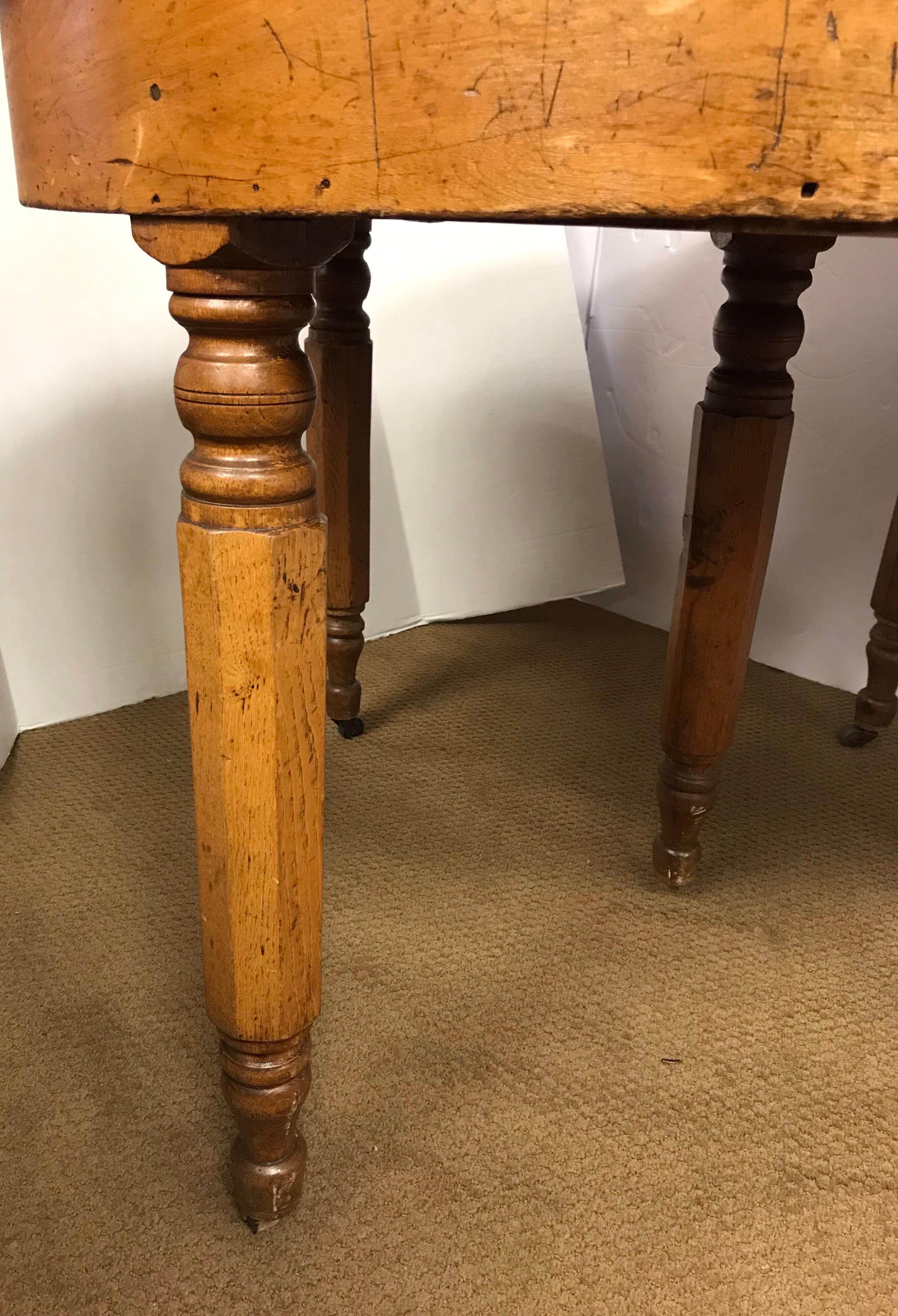 antique round pine table