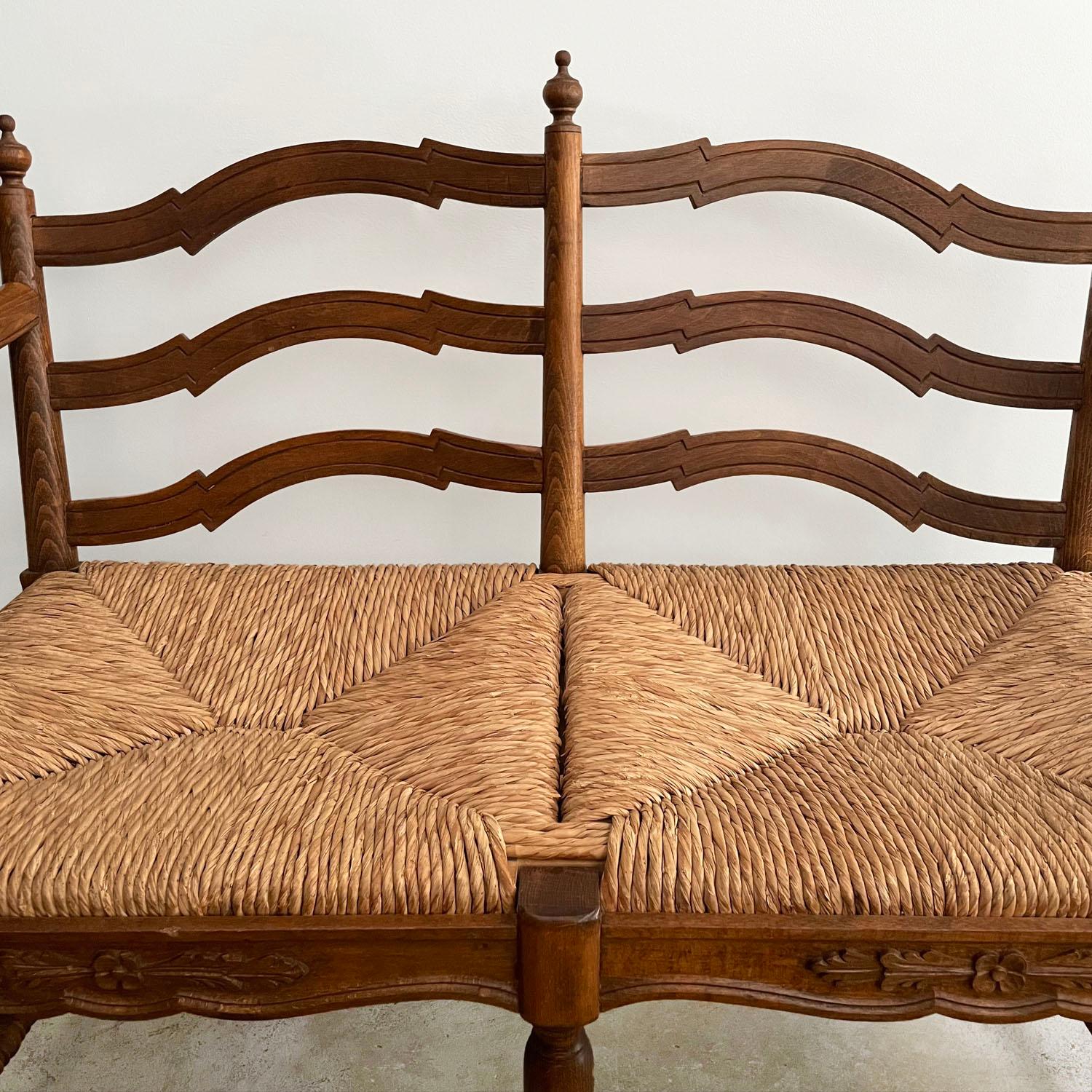 20th Century Antique Rustic Scalloped Wood Settee Bench  For Sale