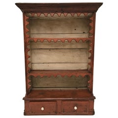 Antica credenza rustica scozzese patinata proveniente da una cucina