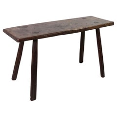 Mesa auxiliar baja de madera rústica antigua. Inglés C.1800