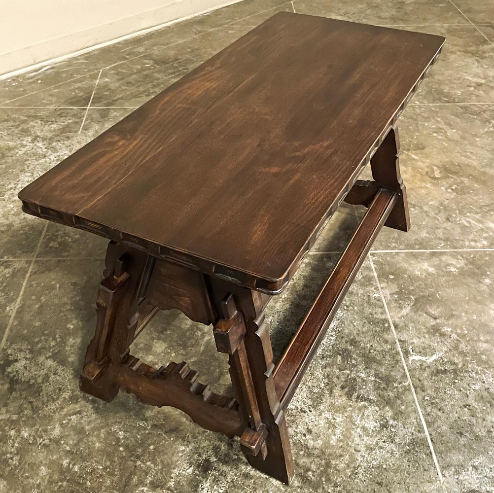 Table basse espagnole rustique ancienne et antique en vente 3
