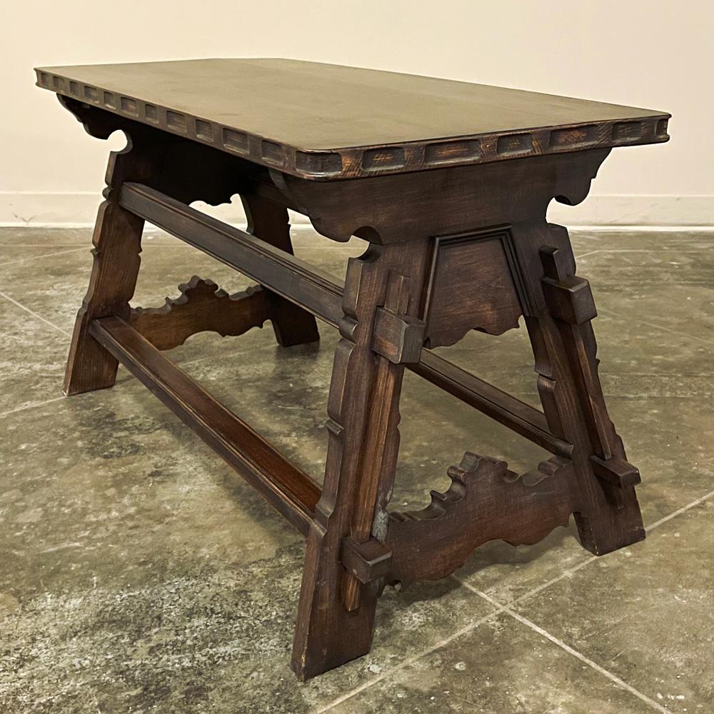 Table basse espagnole rustique ancienne et antique en vente 1