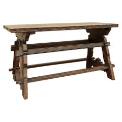Mesa baja rústica española antigua