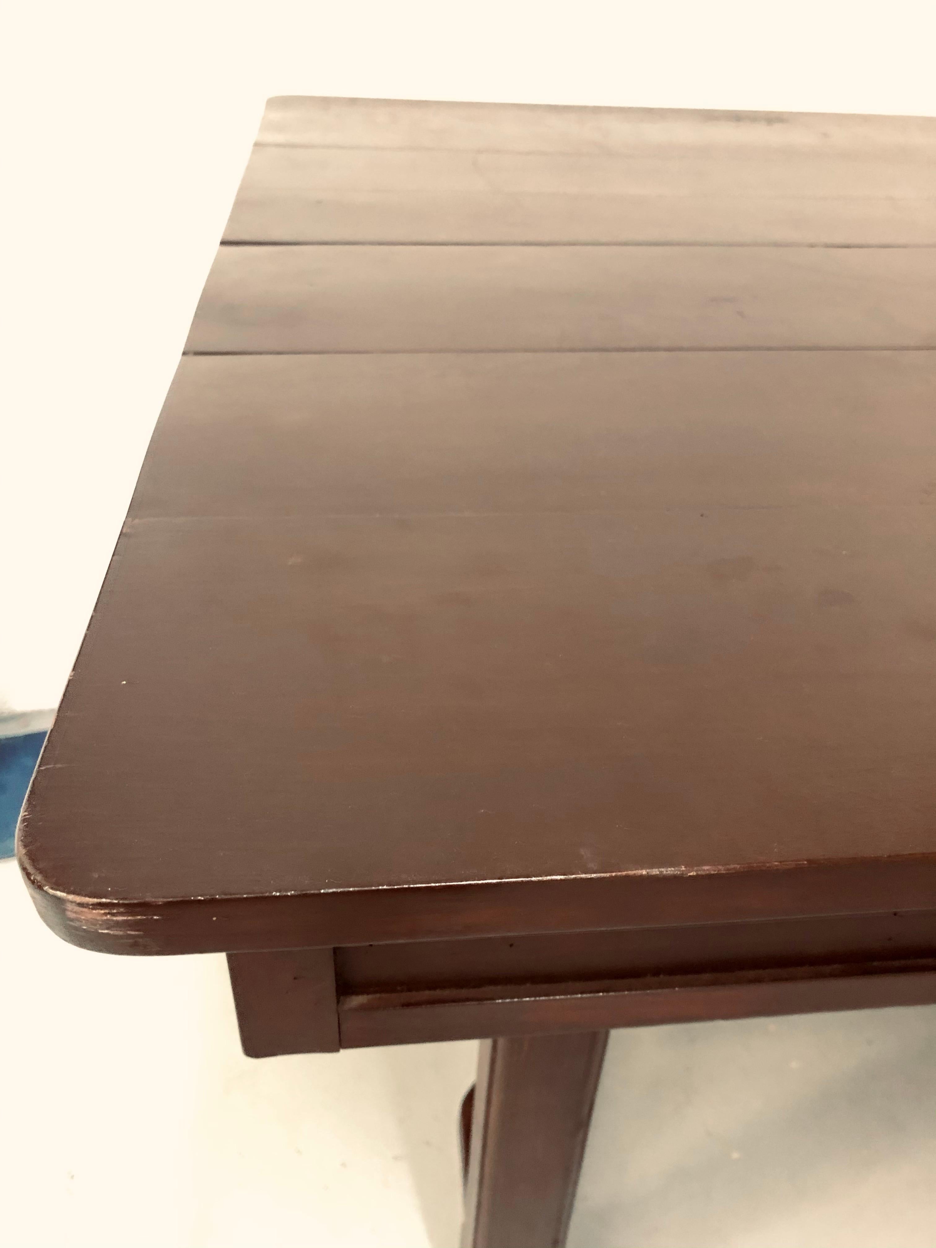 Antiker rustikaler spanischer Tisch, 1800er Jahre, Tischinsel aus Massivholz im Angebot 5