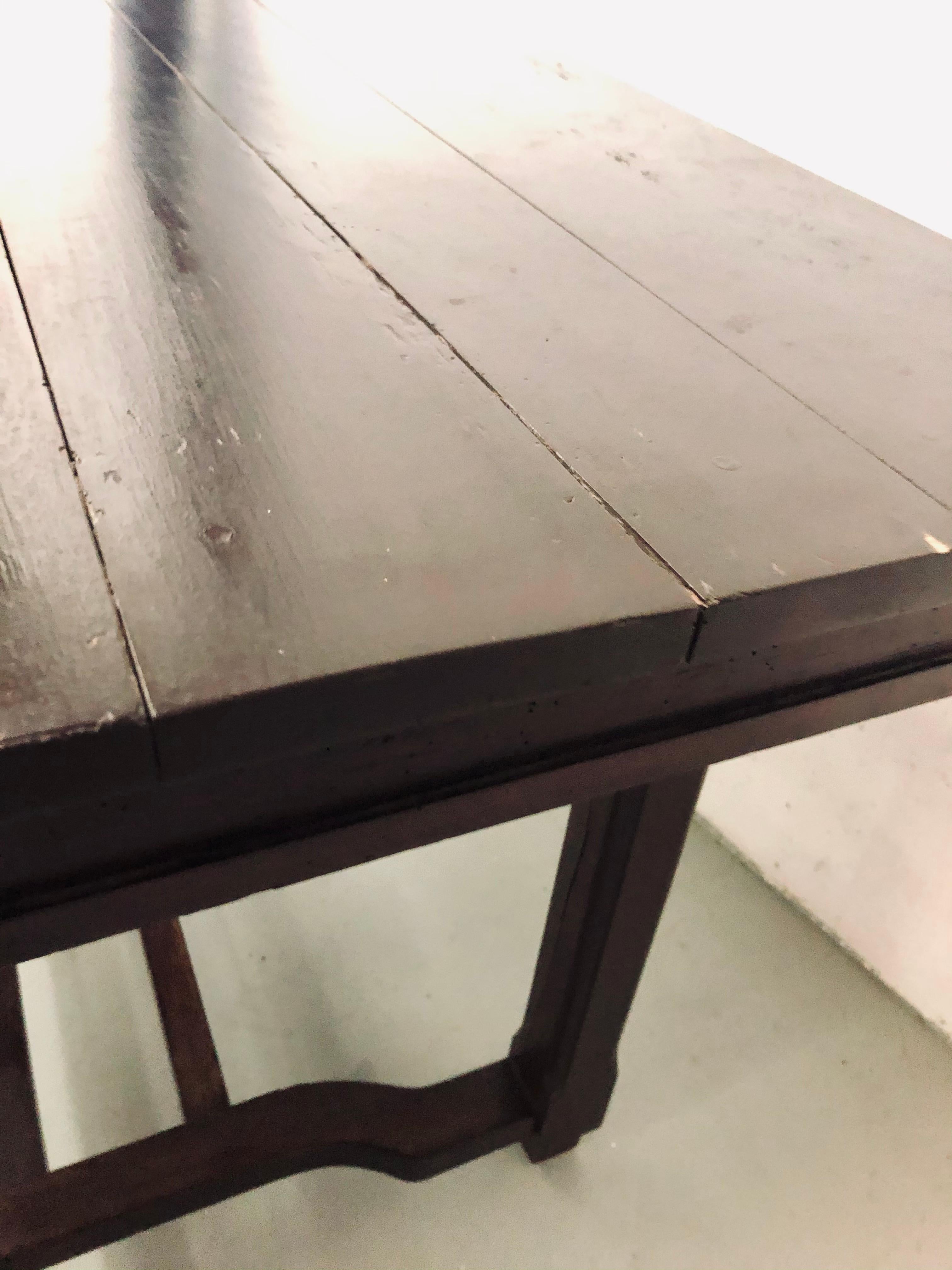 Antiker rustikaler spanischer Tisch, 1800er Jahre, Tischinsel aus Massivholz im Angebot 1