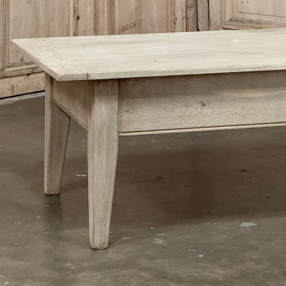 Table basse ancienne en chêne rustique strié en vente 10