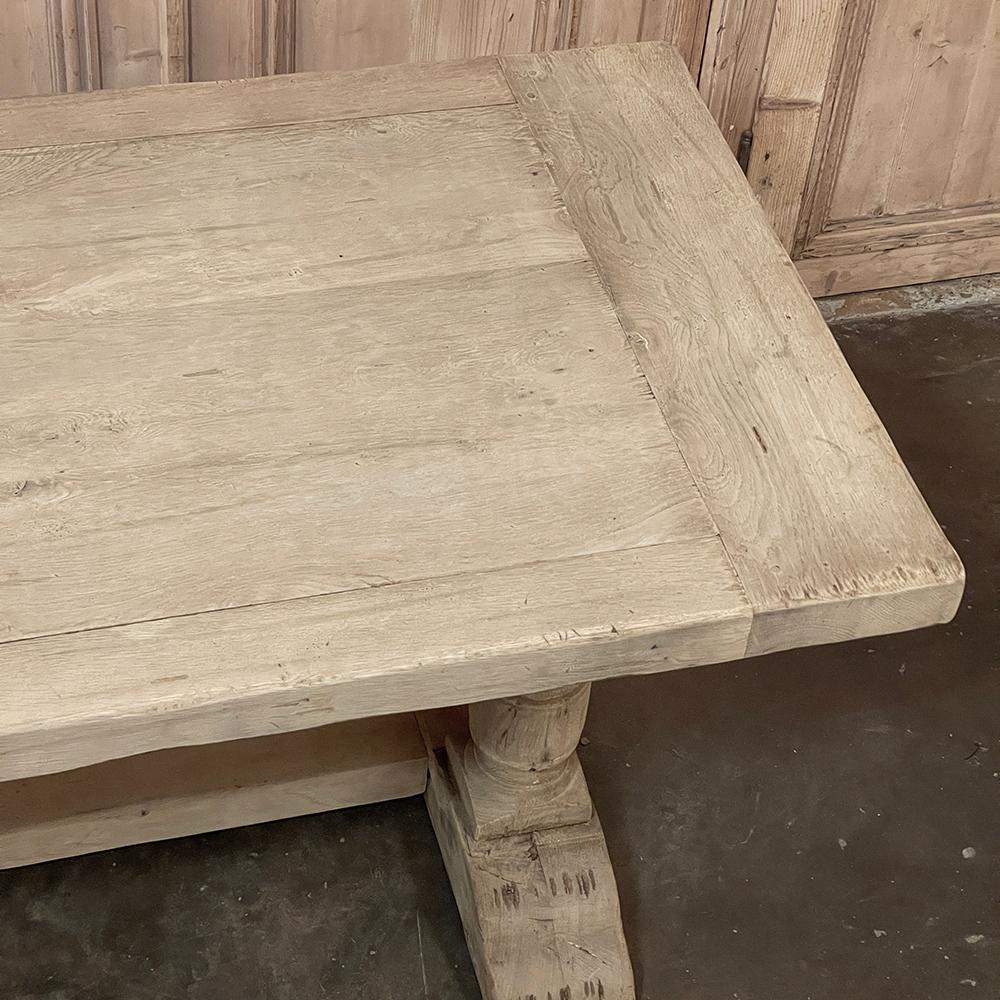 Chêne Ancienne table à tréteaux rustique en chêne rayé en vente