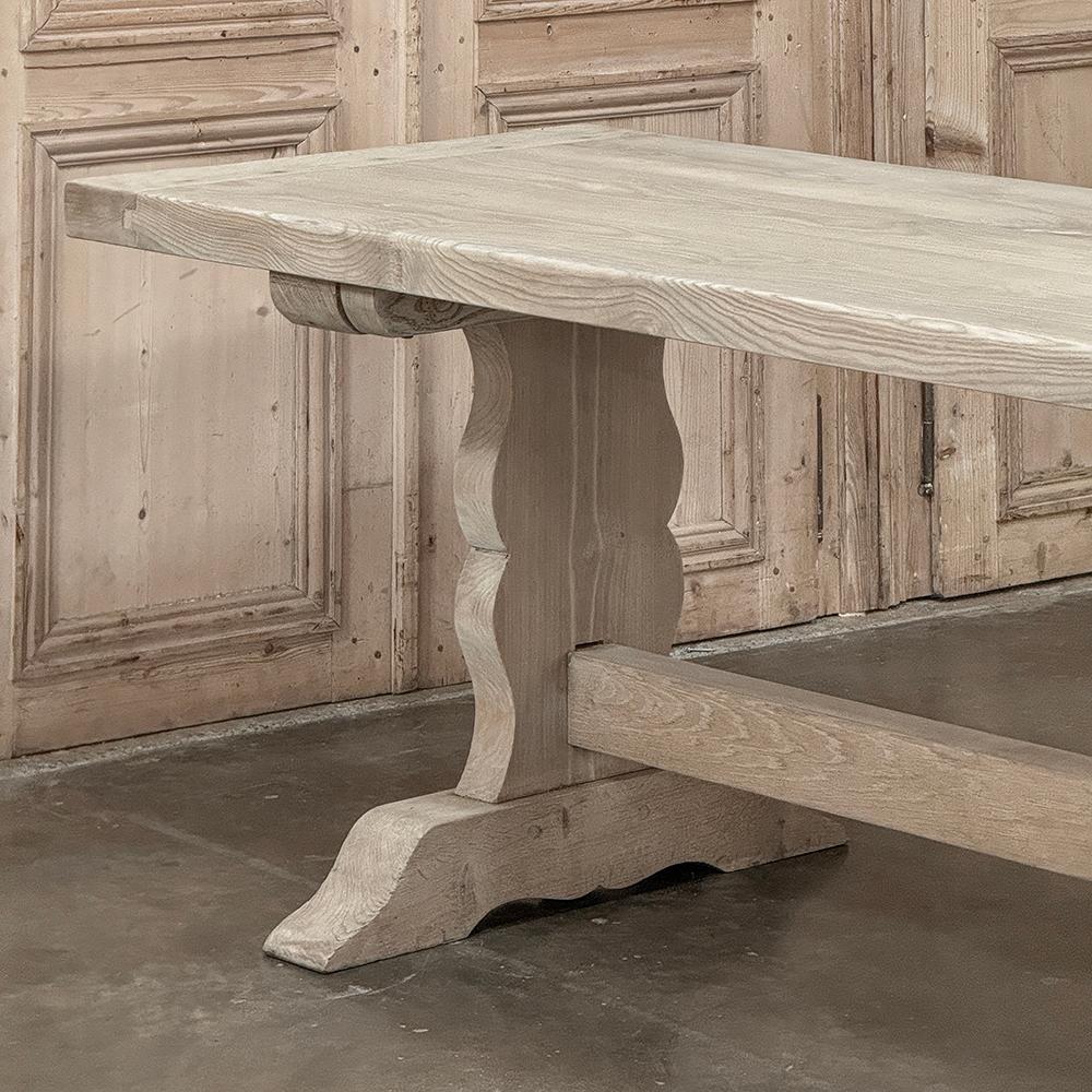 Ancienne table de salle à manger rustique à tréteaux en sycomore rayé en vente 5