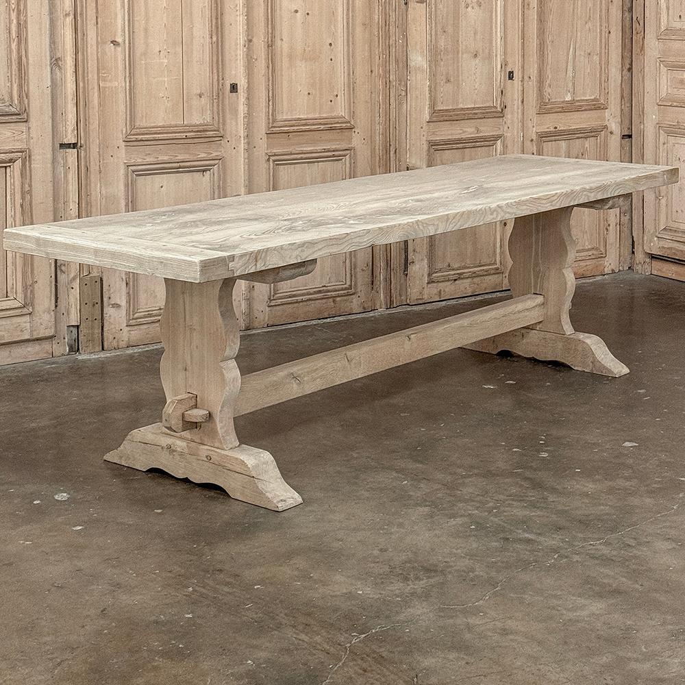 Ancienne table de salle à manger rustique à tréteaux en sycomore rayé en vente 8
