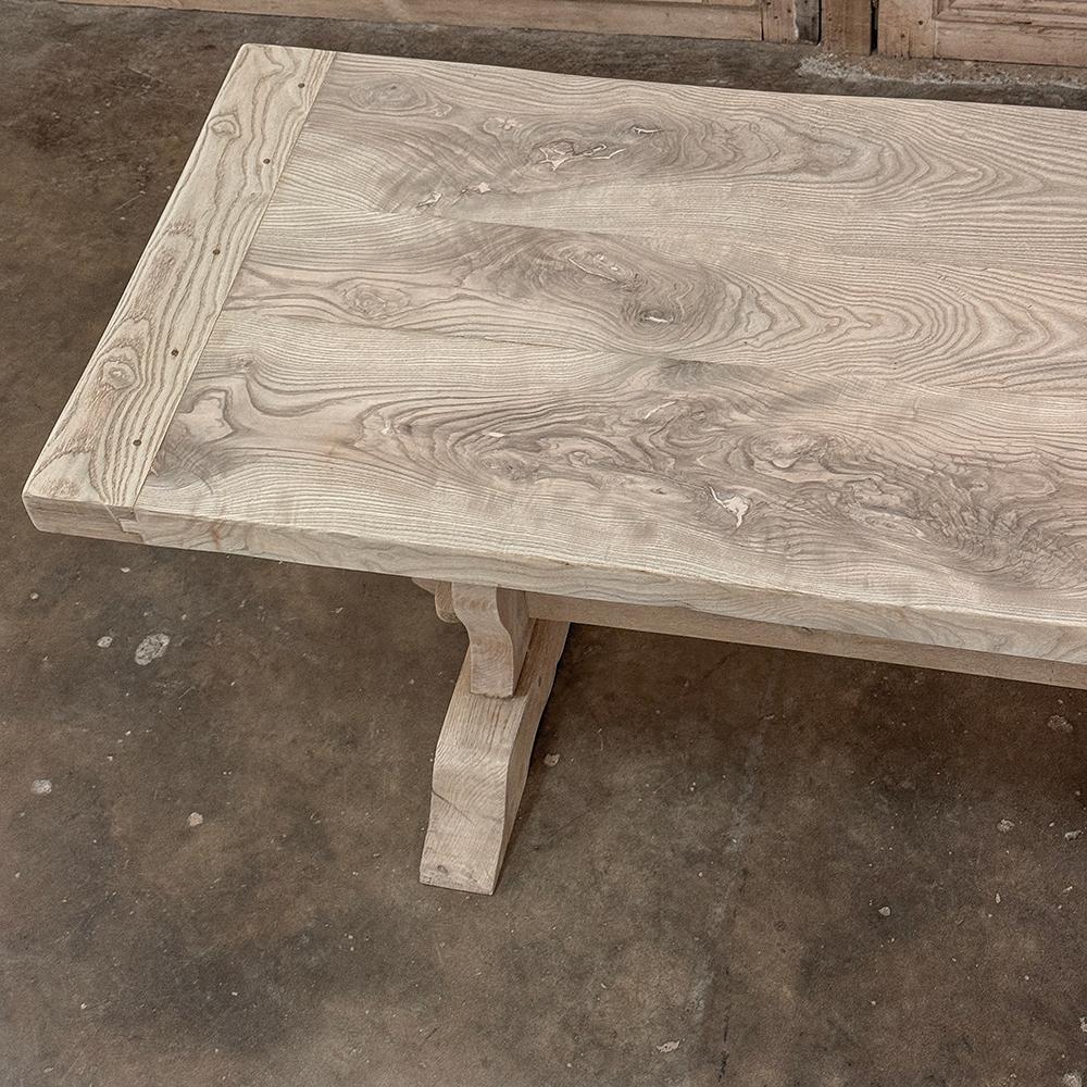 20ième siècle Ancienne table de salle à manger rustique à tréteaux en sycomore rayé en vente