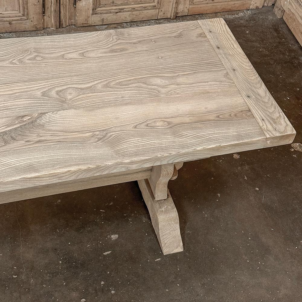 Ancienne table de salle à manger rustique à tréteaux en sycomore rayé en vente 1