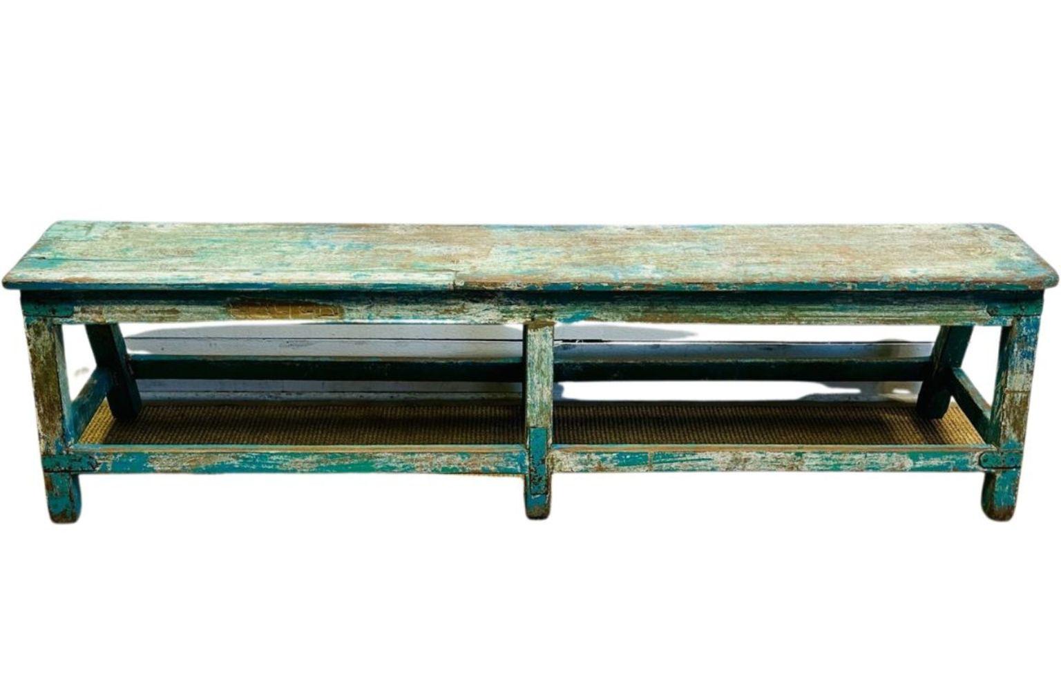Américain Banc antique rustique peint à la main en turquoise avec patine d'usage en vente