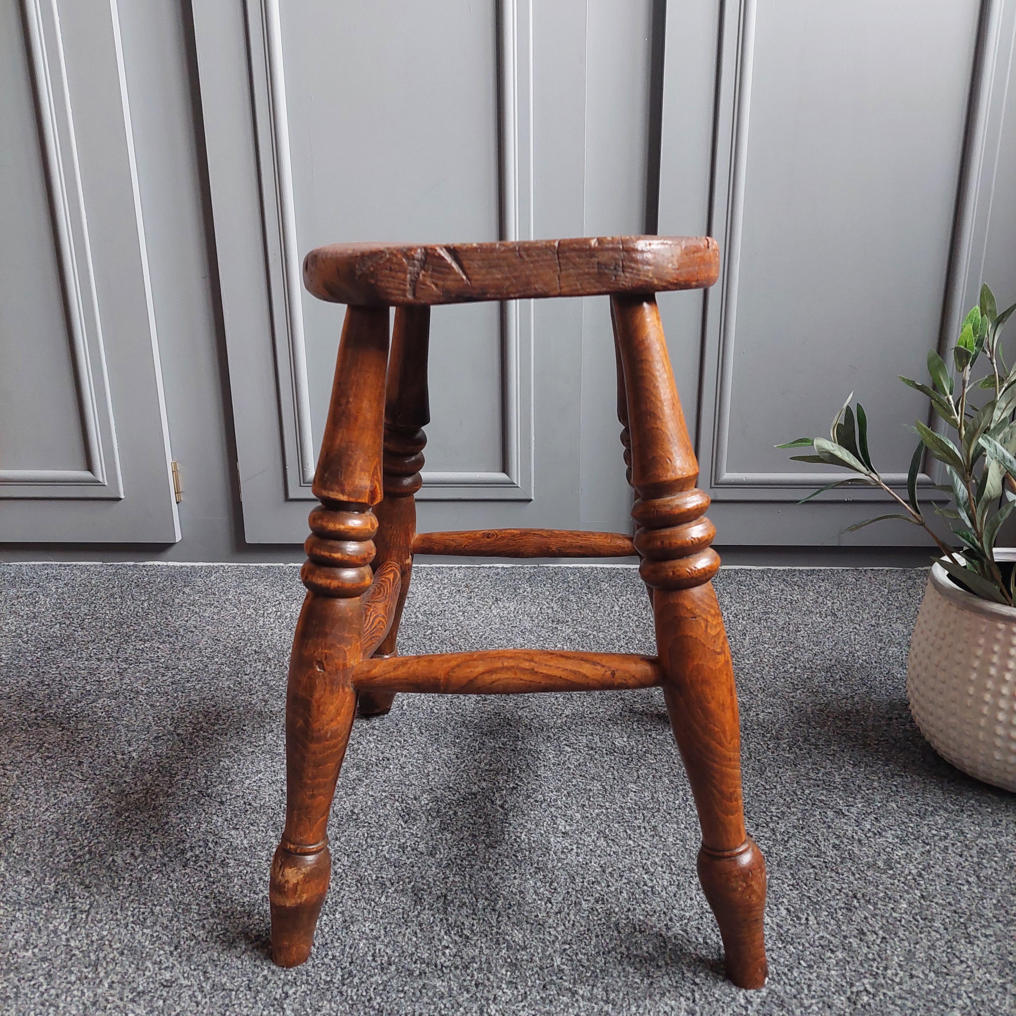 Early 20th Century Antique Rustic Victorian Elm Stool, 1900s For Sale