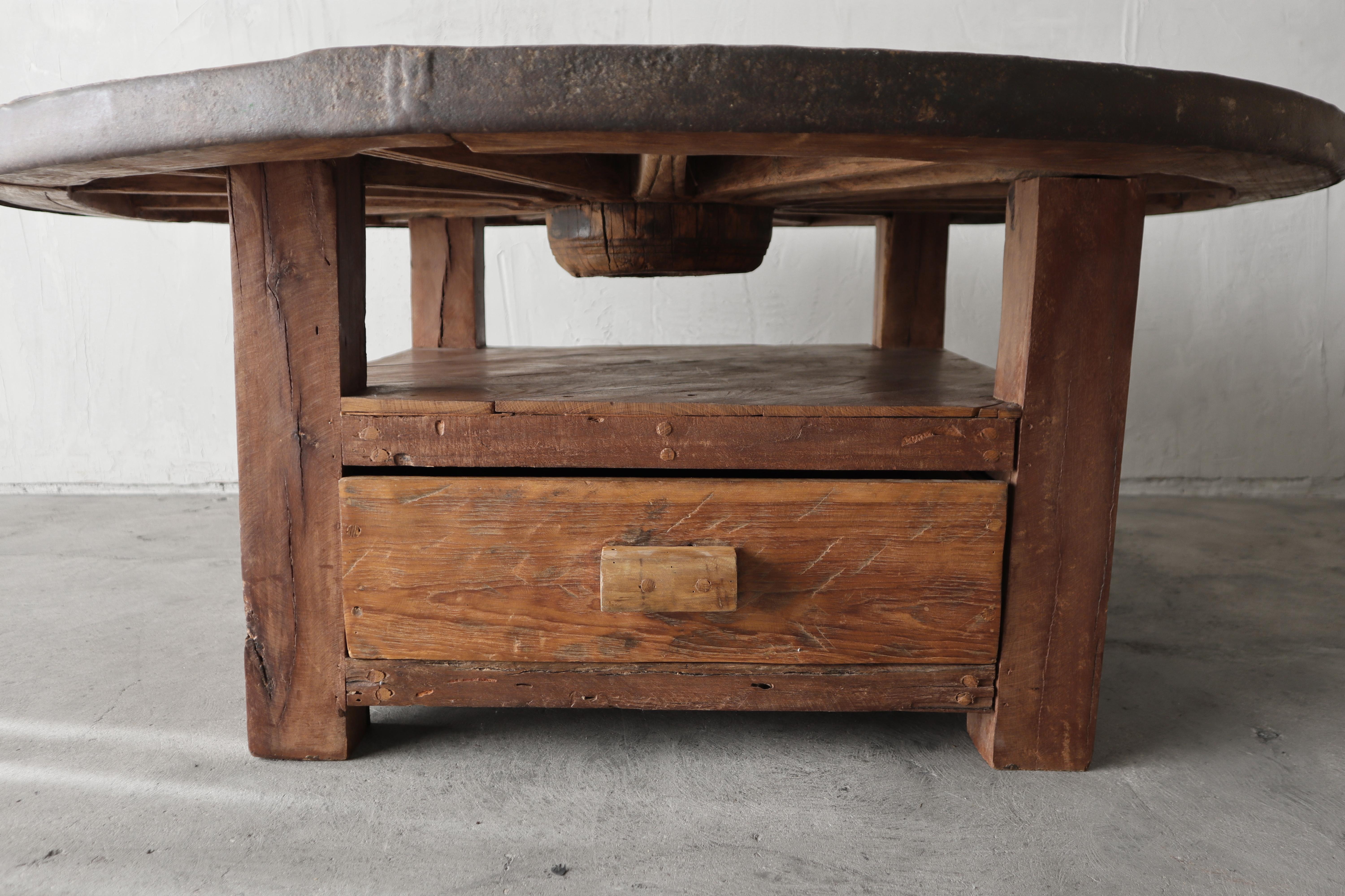 Bois Ancienne table basse rustique à roue wagon