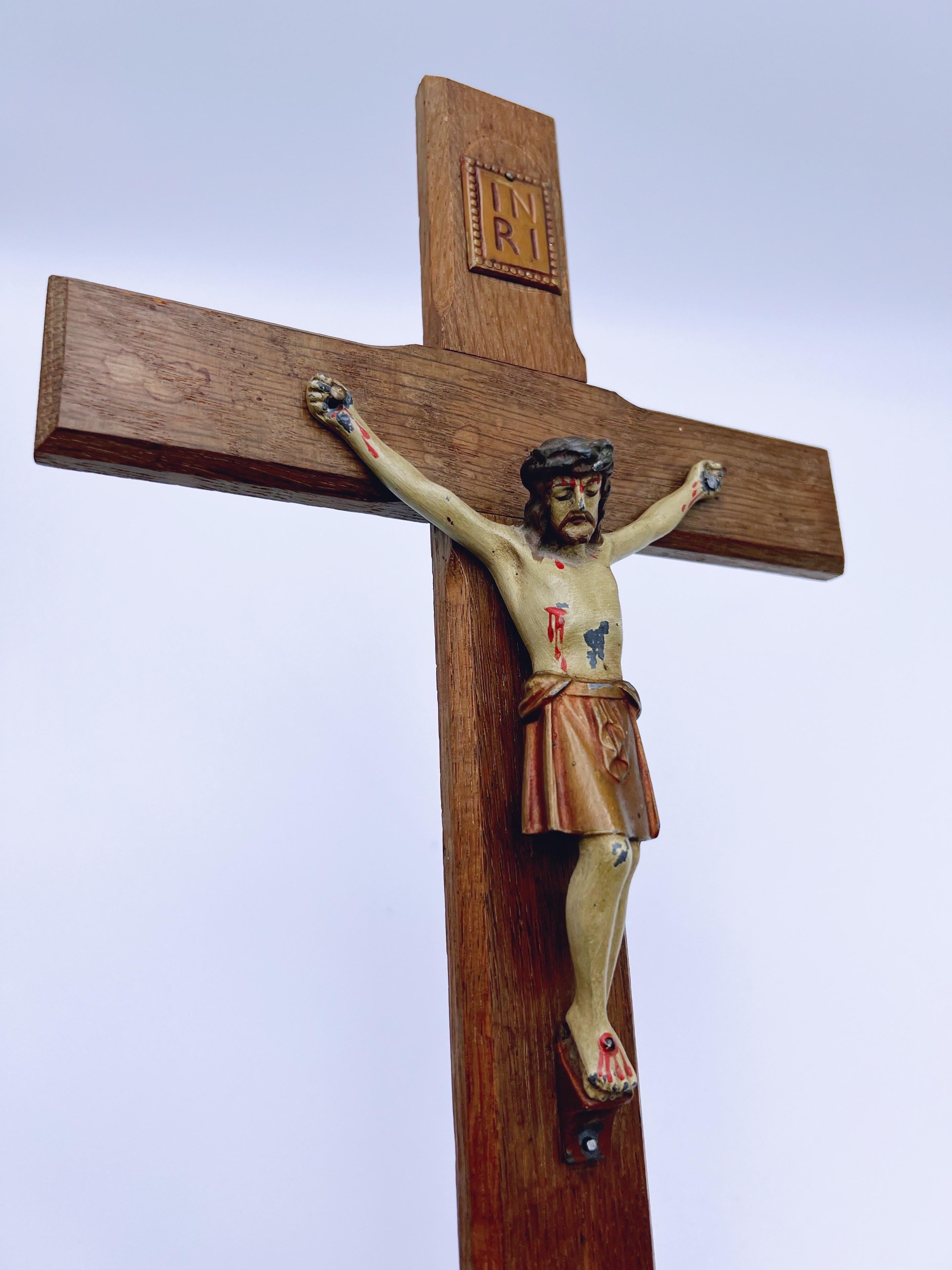 Antikes RUSTIC Wandbehangskreuz aus Metall auf Eichenholzkreuz (Norwegisch) im Angebot
