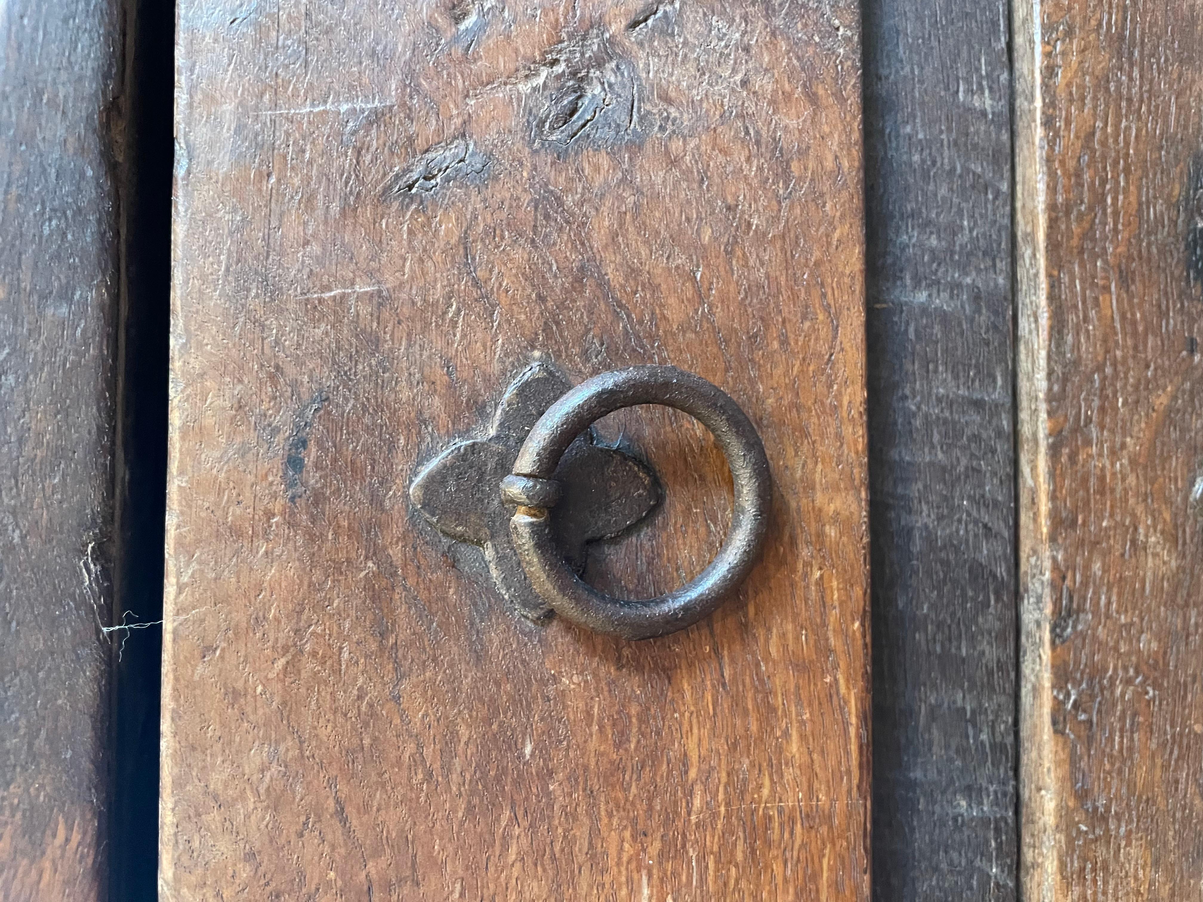Antico mobile rustico in legno con ferramenta in ferro, fine XIX secolo in vendita 3