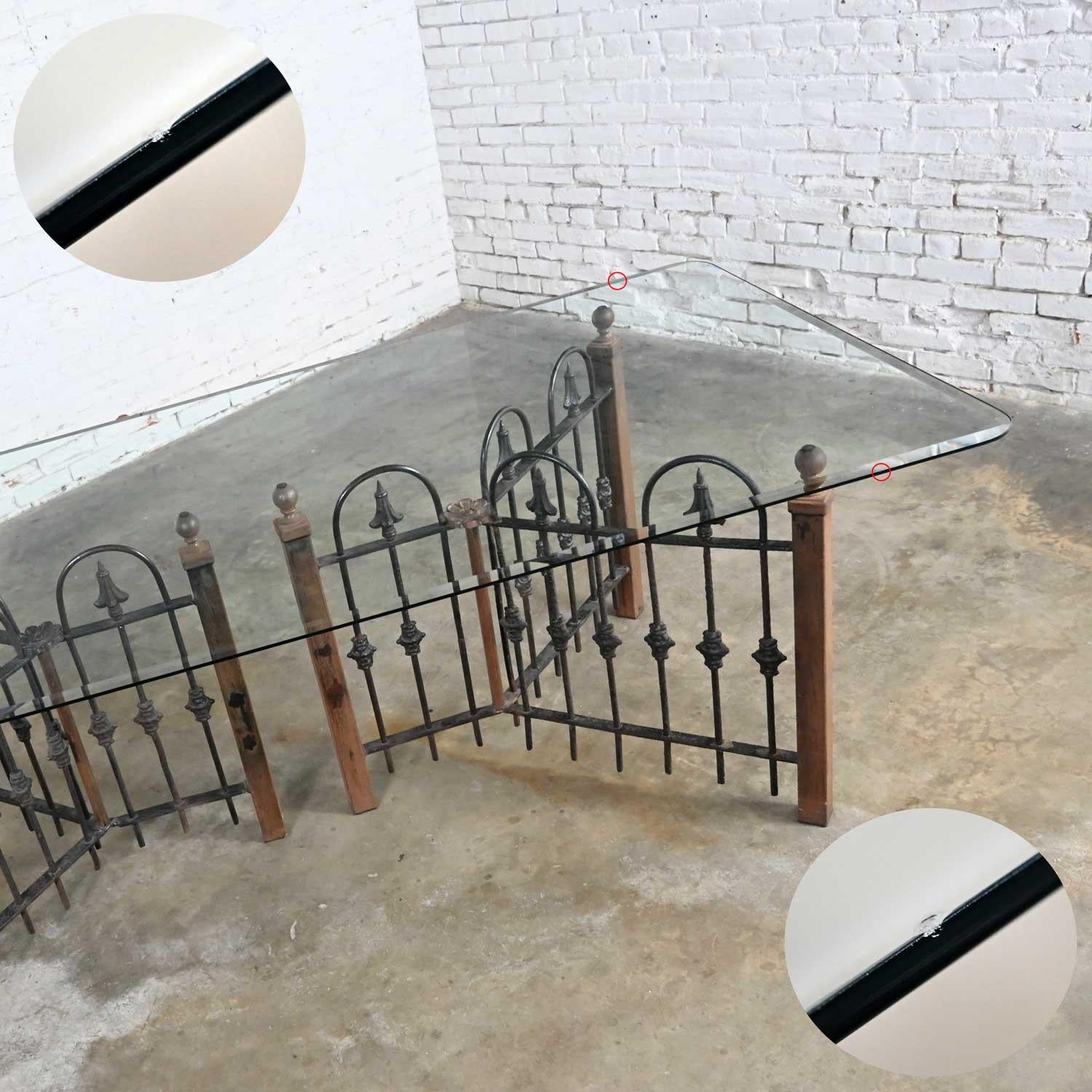 Ancienne table à manger rustique en fer forgé à base de clôture et plateau en verre biseauté, sur mesure en vente 7