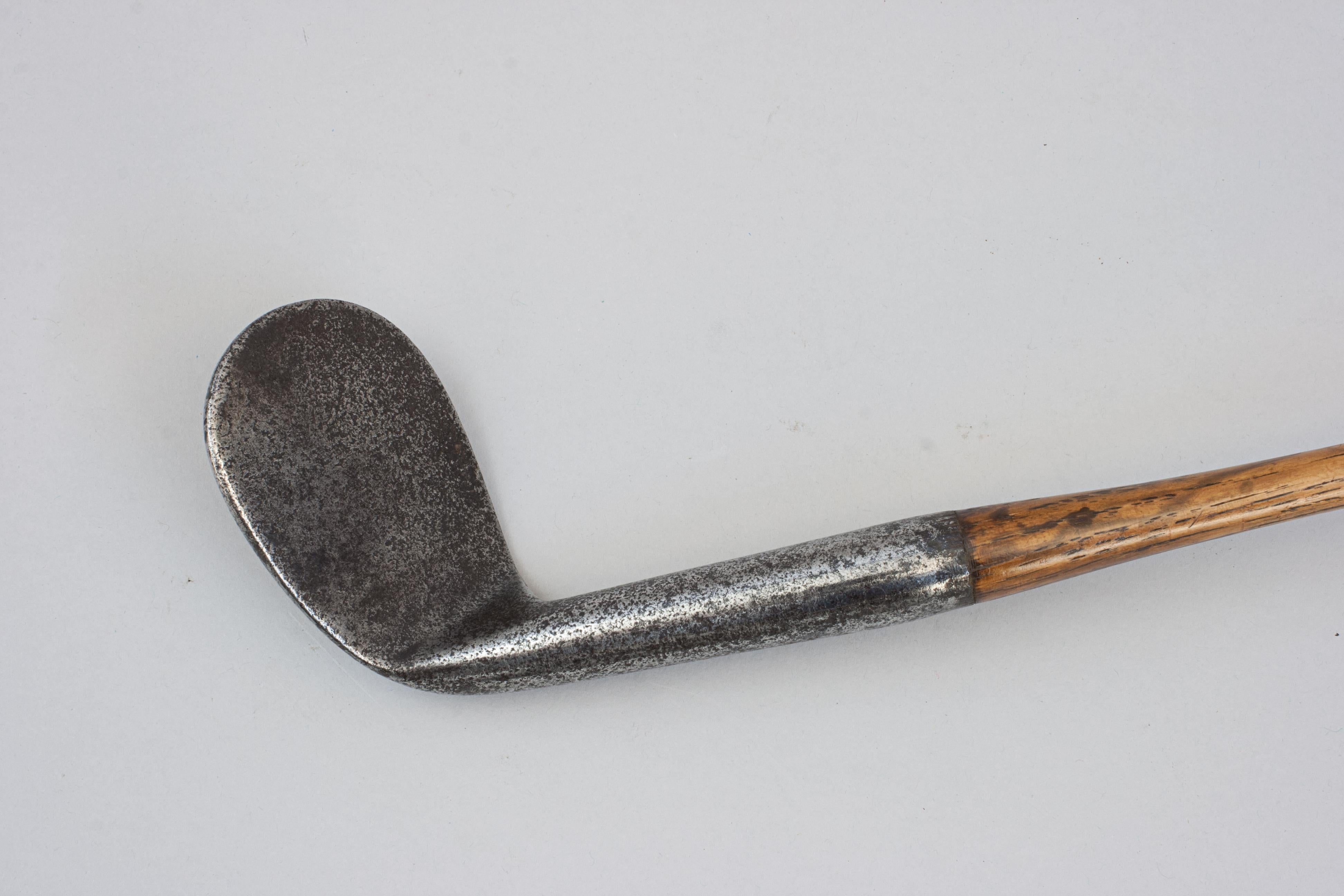 Antique Rut Niblick, Hickory Shafted Golf Club In Good Condition For Sale In Oxfordshire, GB