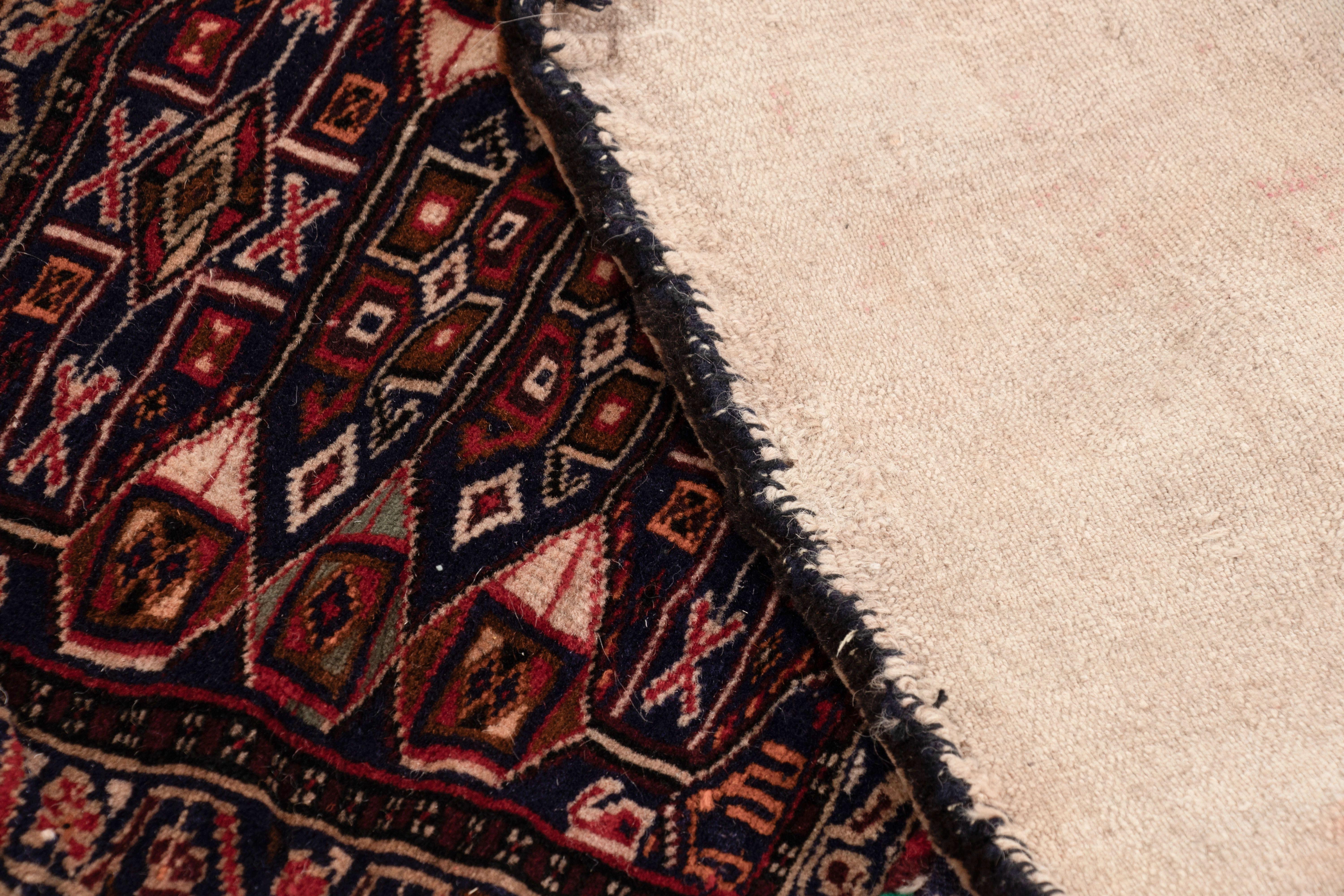 Sac de selle ancien Textile tribal avec motifs géométriques archaïques - Rug & Kilim Bon état - En vente à Long Island City, NY