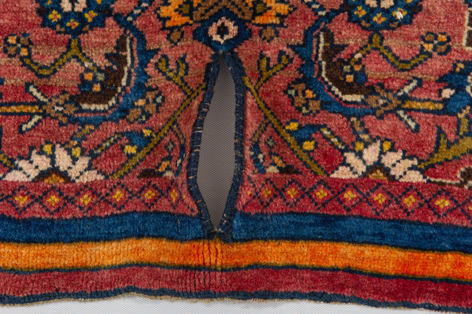 Antique Saddle- Carpet from Caucasus In Excellent Condition For Sale In Alessandria, Piemonte