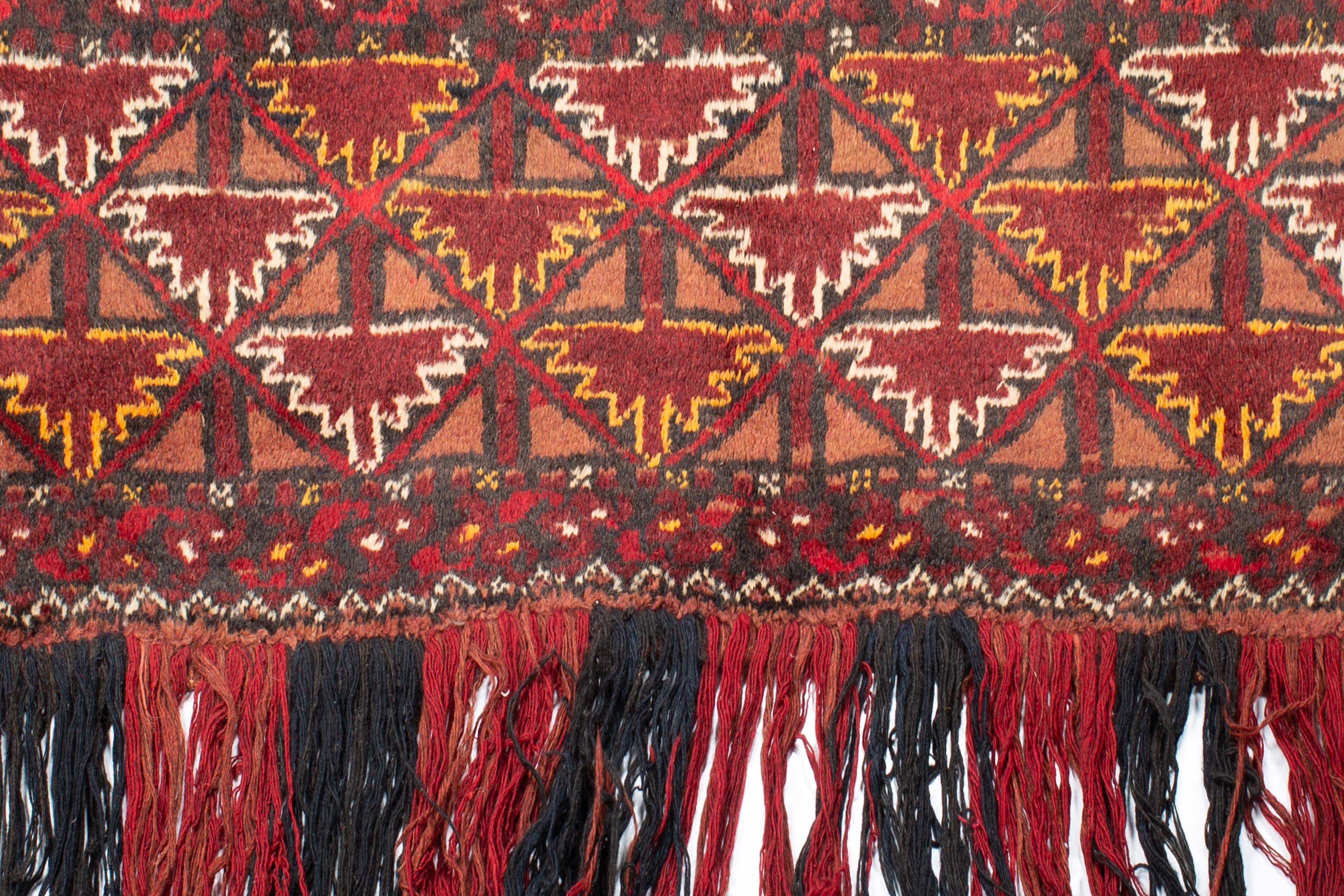 20ième siècle Antique Saddlebag Yamoud 1'4 x 5'6 en vente