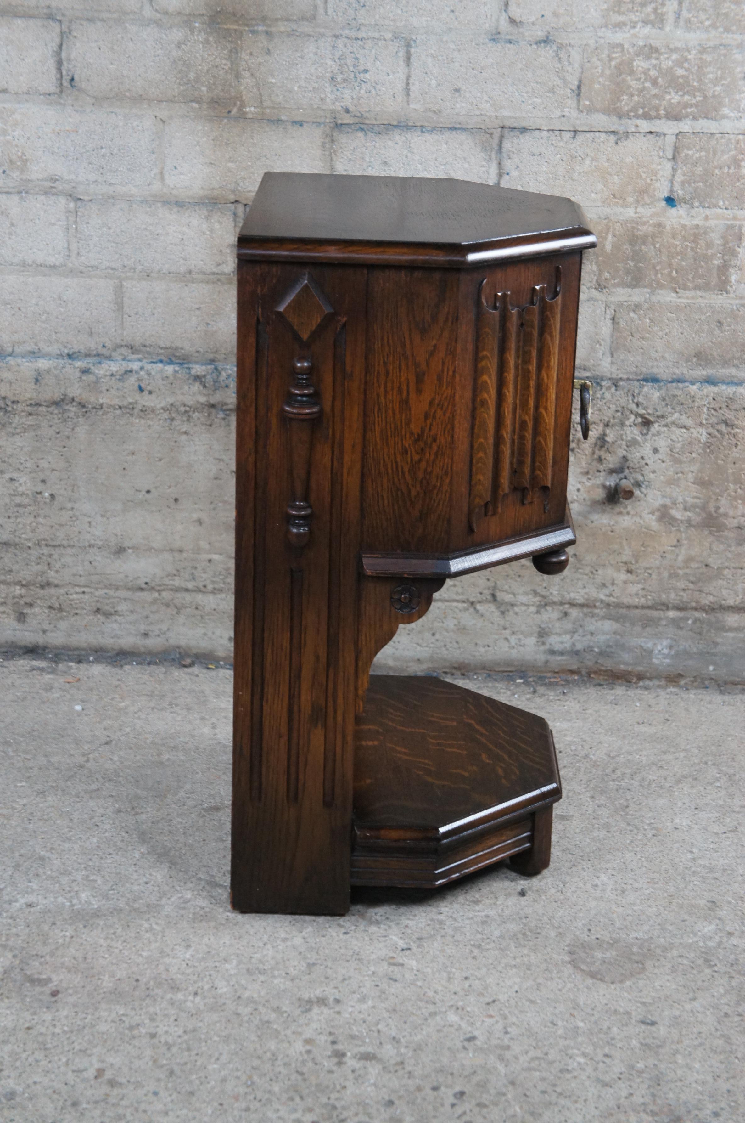 Antique Saginaw Furniture Jacobean Spanish Oak Carved Nightstand Side Table 6
