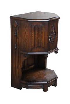 Antique Saginaw Furniture Jacobean Spanish Oak Carved Nightstand Side Table