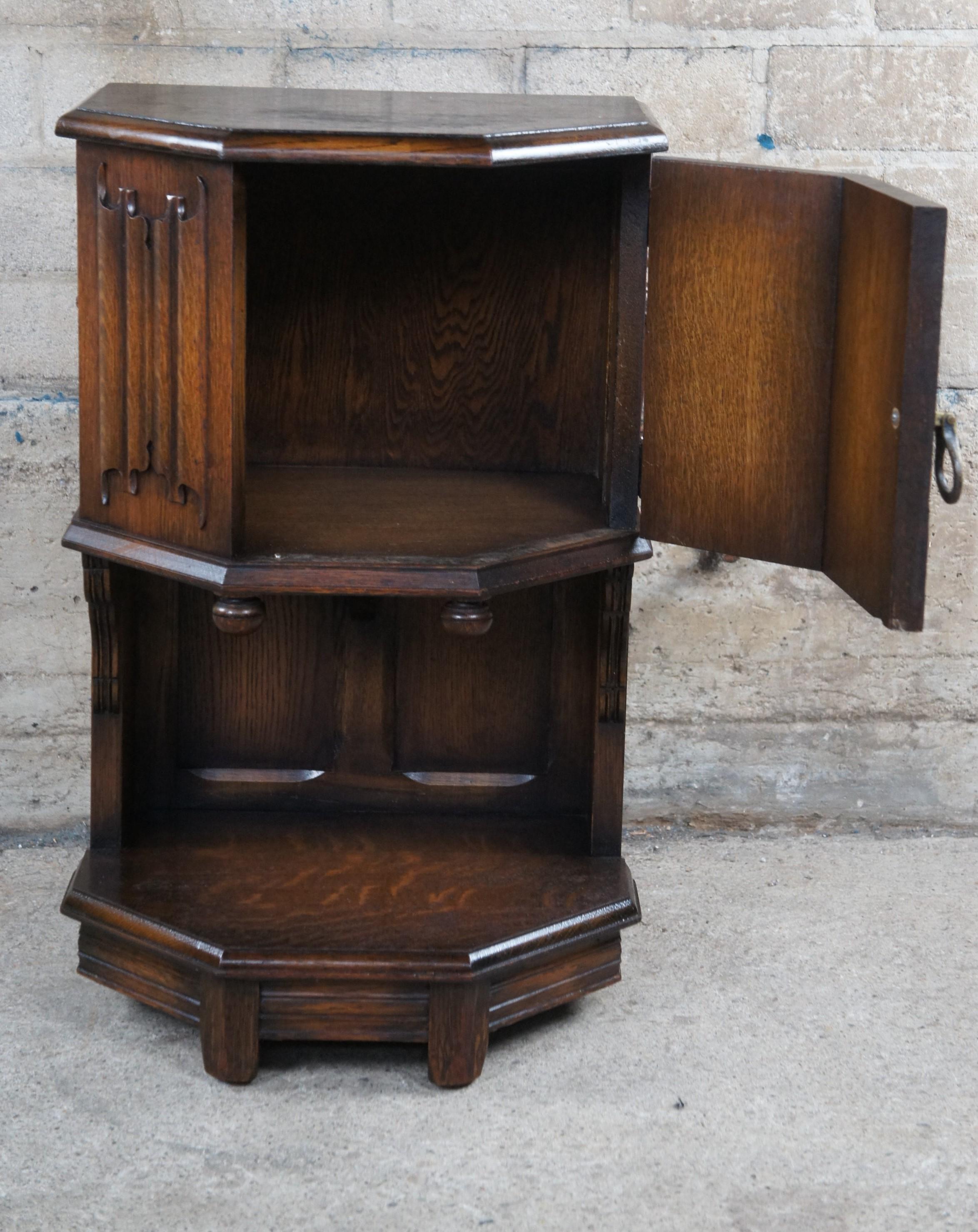 Mid-20th Century Antique Saginaw Furniture Jacobean Spanish Oak Carved Nightstand Side Table