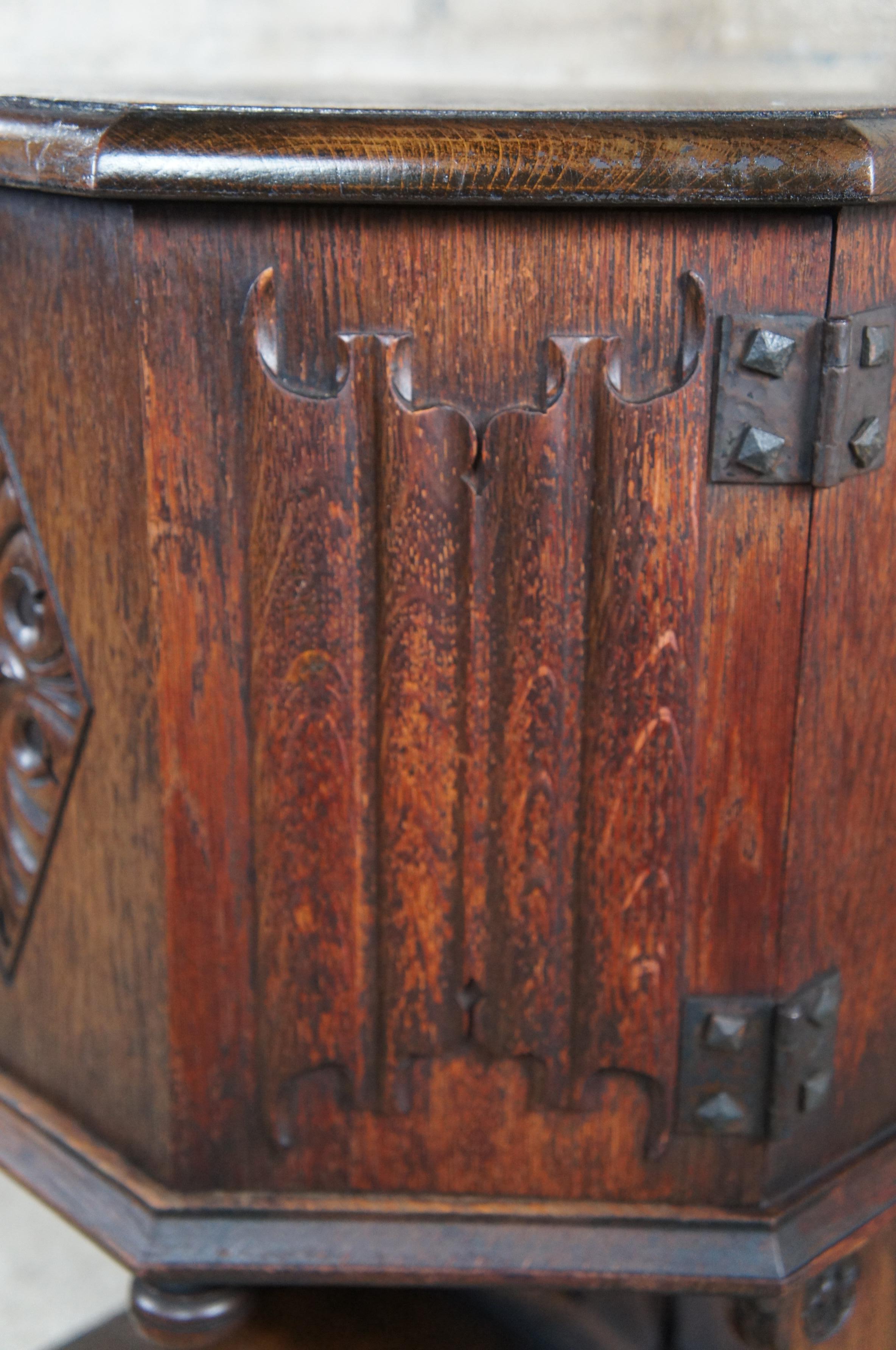 Antique Saginaw Furniture Jacobean Spanish Oak Carved Nightstand Side Table 3