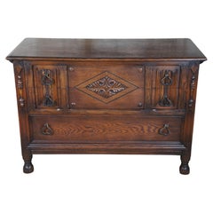 Antique Saginaw Furniture Jacobean Spanish Revival Oak Lowboy Dresser Chest 50" (commode basse en chêne)