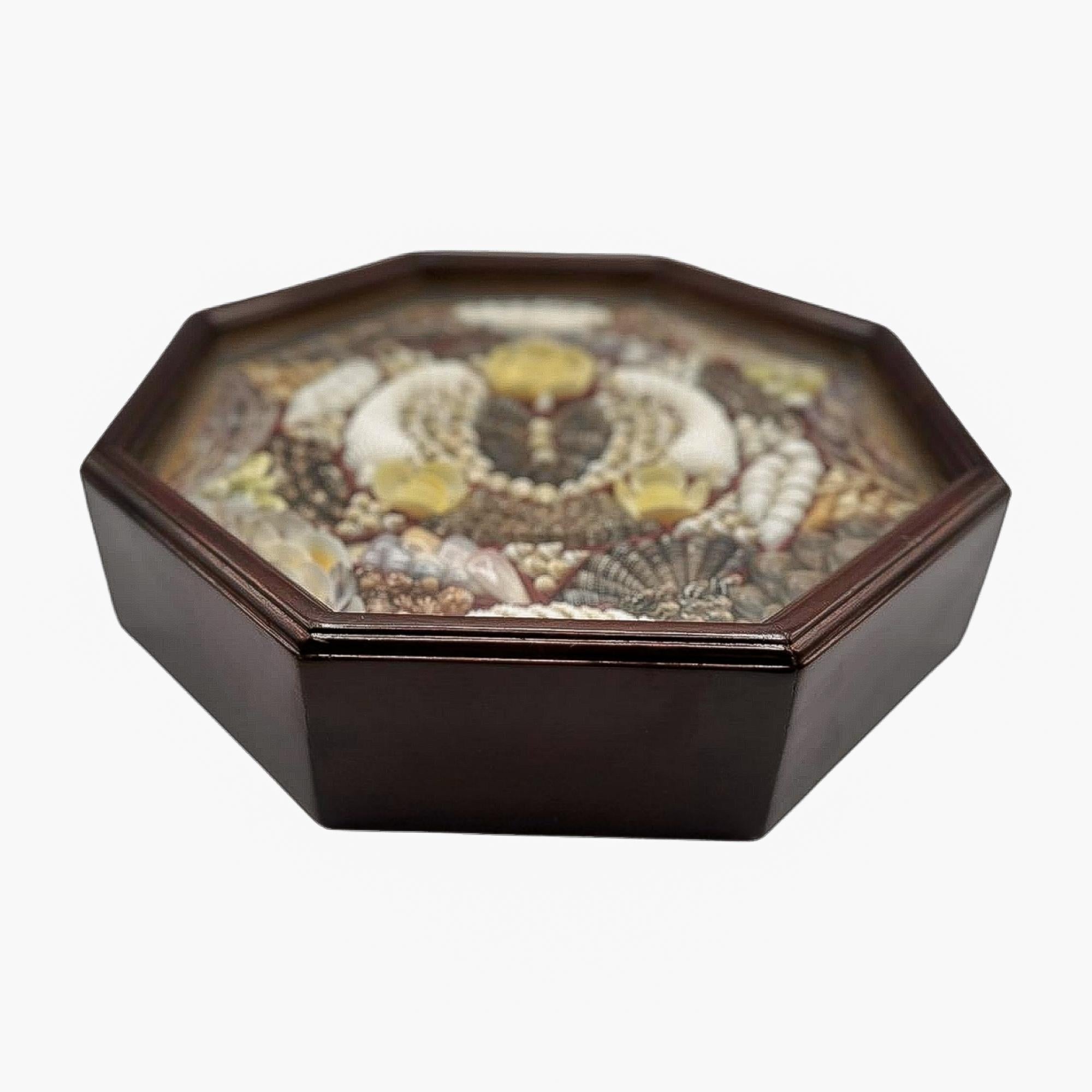 19th Century Antique Sailor’s Valentine Shellwork in Octagonal Wooden Case For Sale