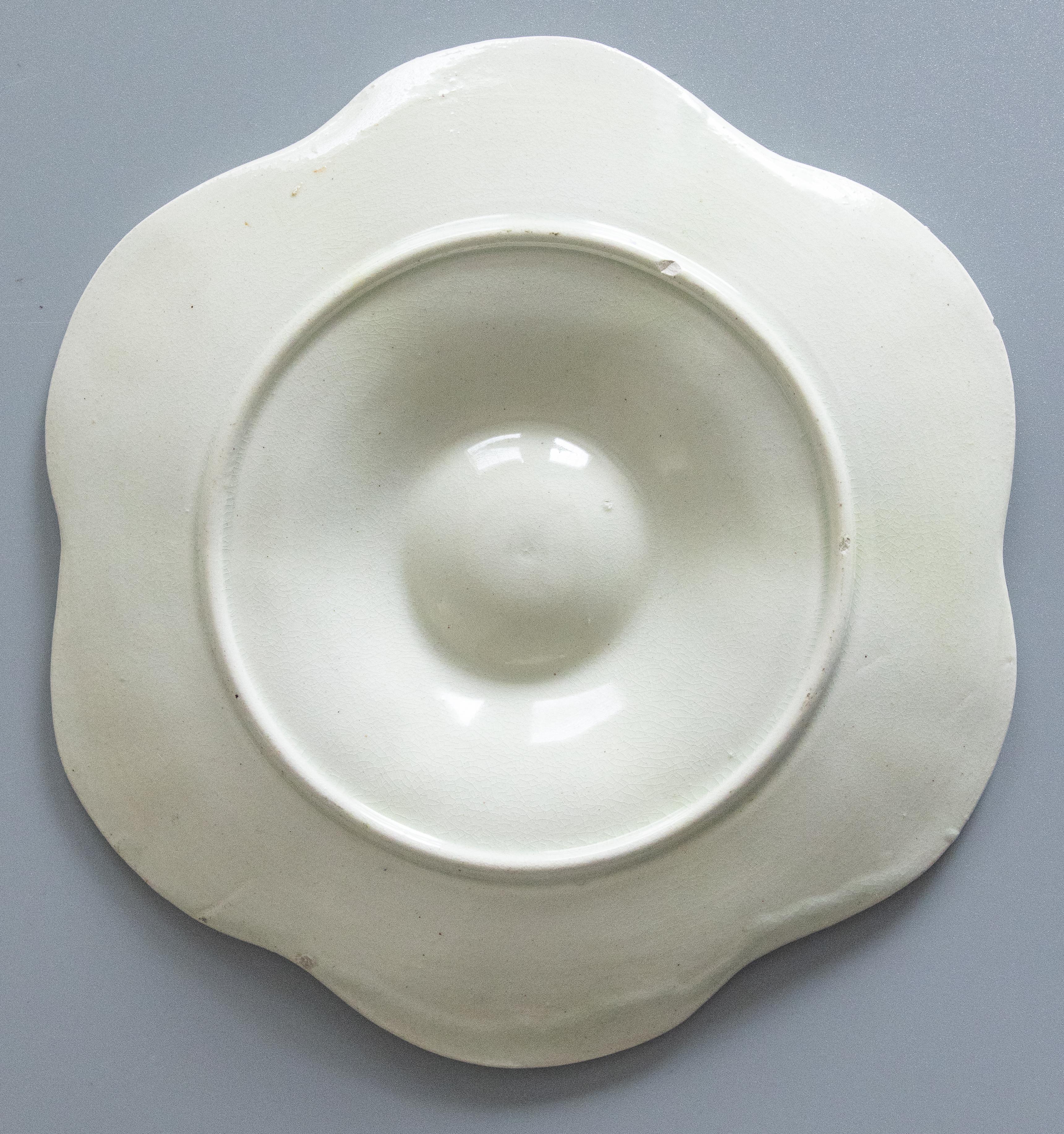 Antiguo plato para ostras de algas verdes de mayólica de Saint Clement Luneville, c 1900 en Bueno estado para la venta en Pearland, TX