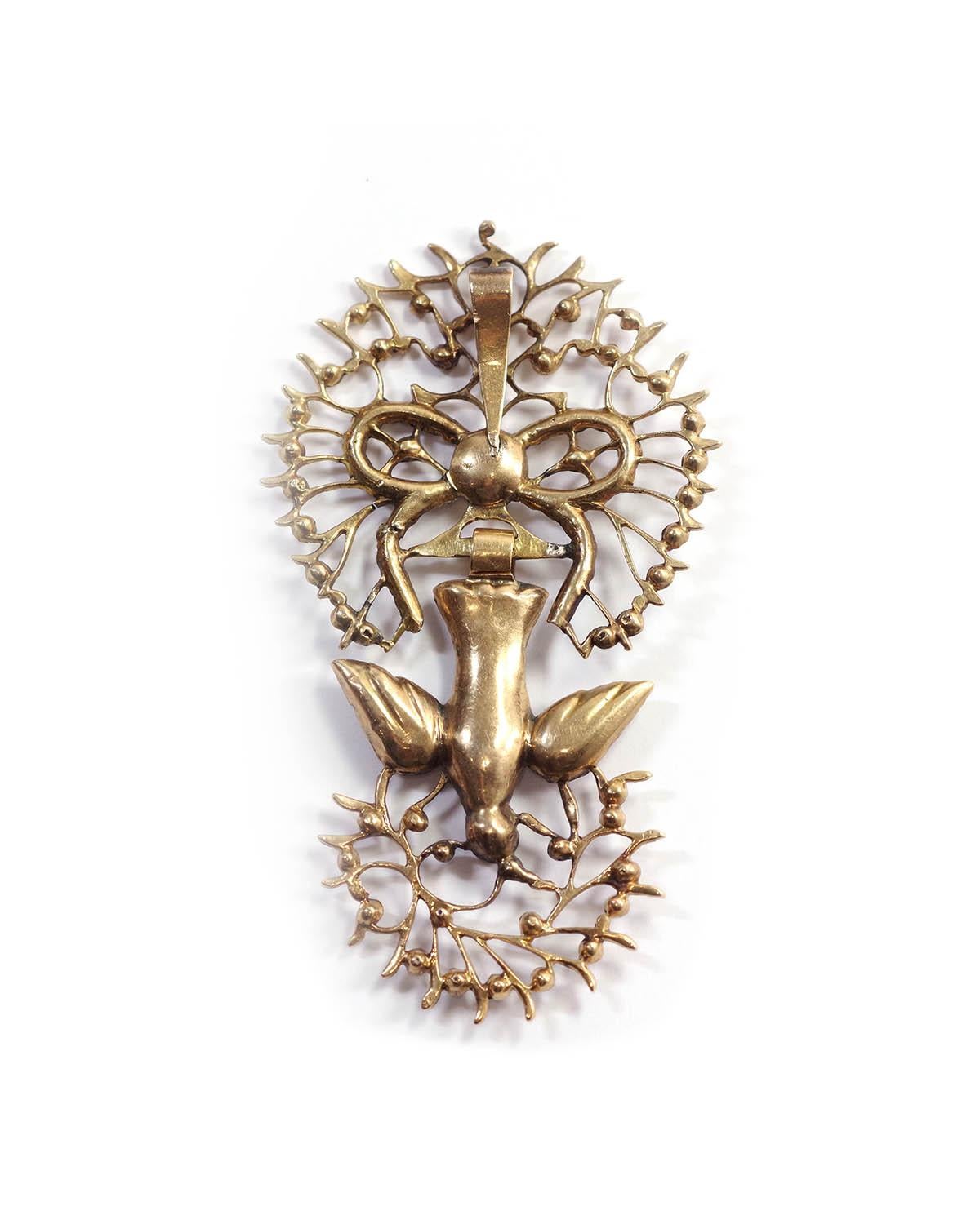 Victorian Antique Saint Esprit pendant in 18k gold, French gold Holy spirit pendant For Sale