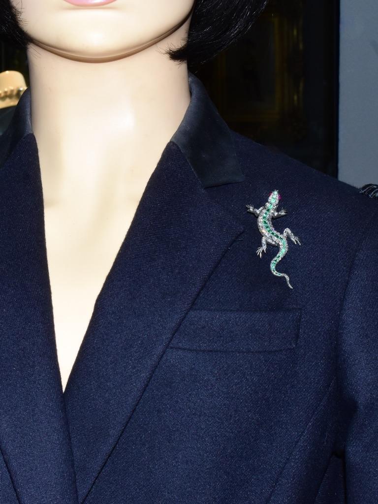 Antike Salamander-Brosche mit Smaragd und Diamanten, Französisch, um 1865. für Damen oder Herren im Angebot