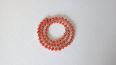 Collier de corail saumoné antique avec fermoir en diamant doré