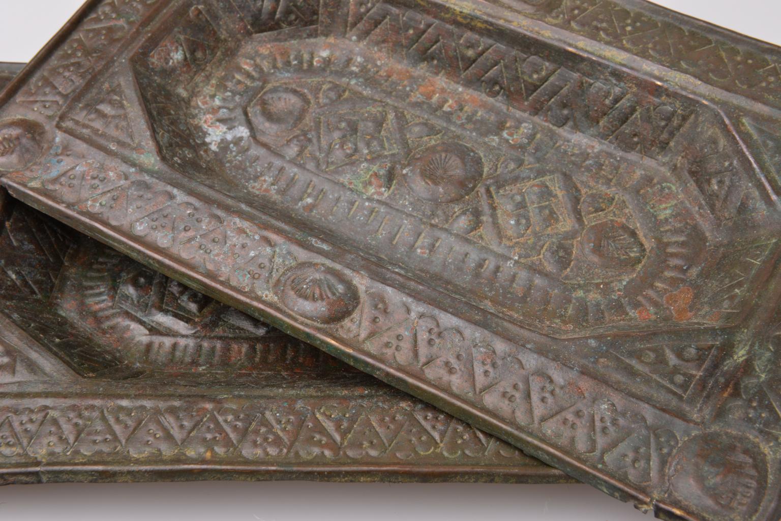  Seltene Samarkanda- oder Bokara-Tabletts mit Zehenkappe (Handgefertigt) im Angebot