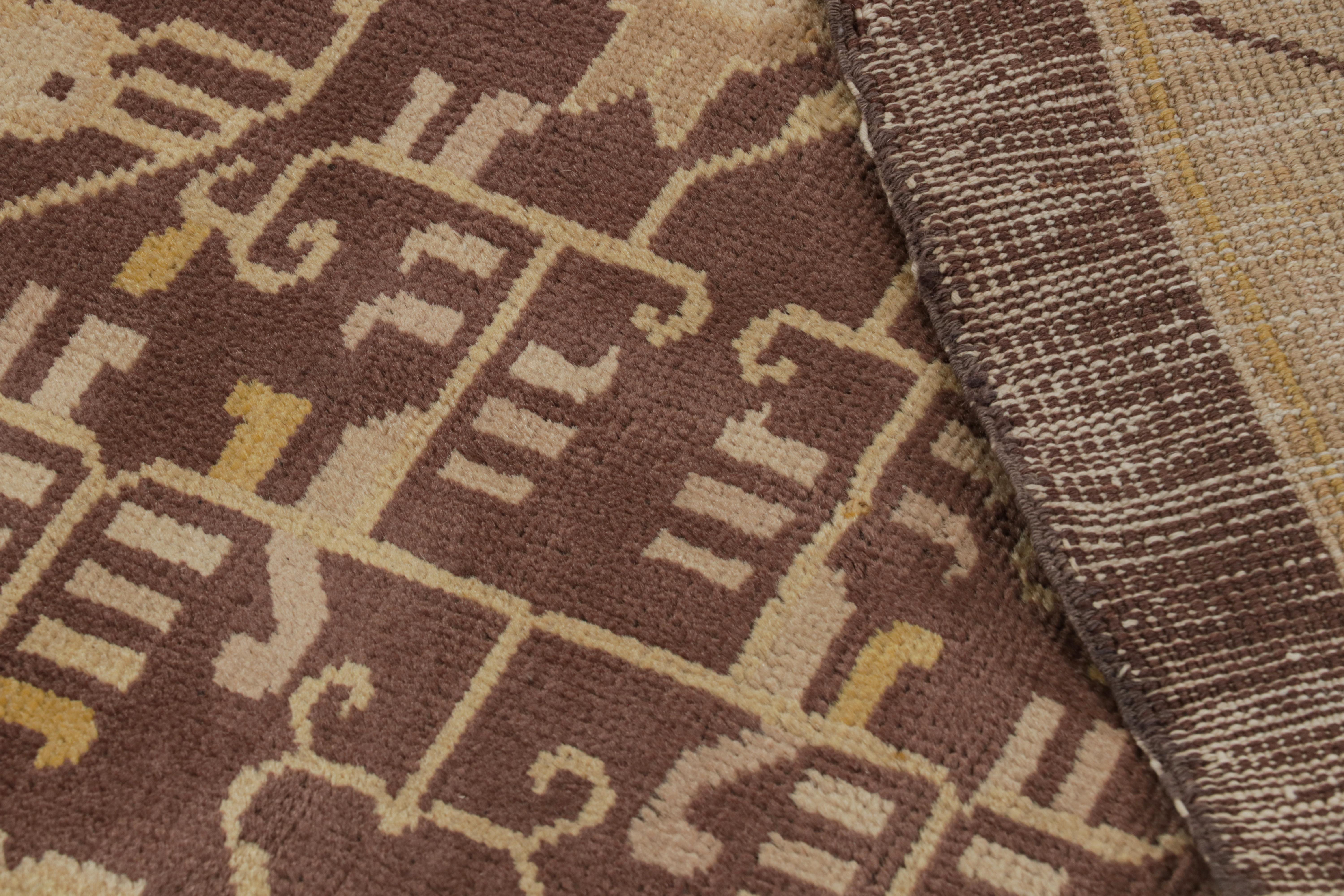 Antiker Samarkand-Teppich in Brown mit Goldmustern, von Rug & Kilim (Wolle) im Angebot