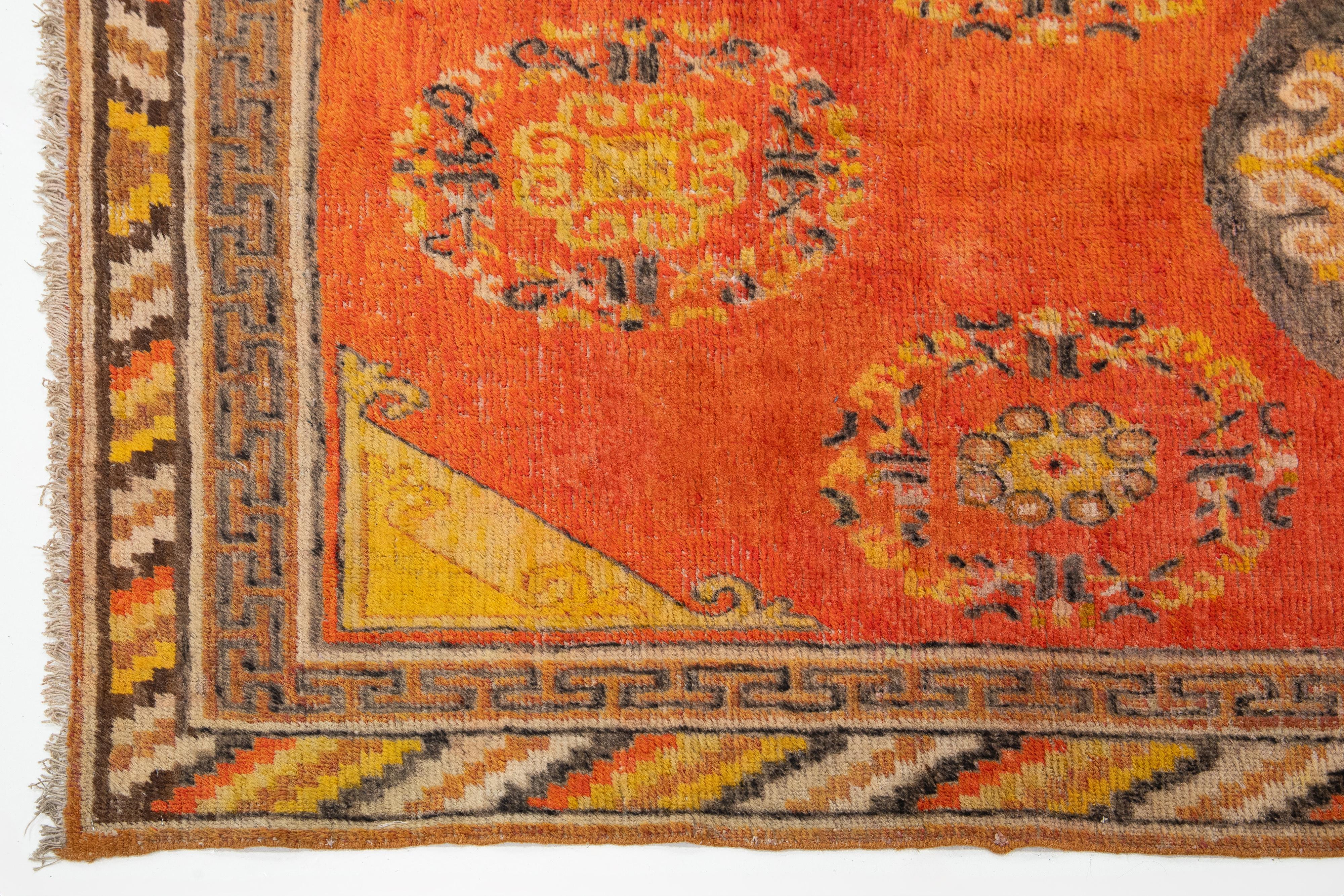 Antiker Samarkand-Wollteppich Handgefertigt mit Medaillonmuster in Orange (19. Jahrhundert) im Angebot