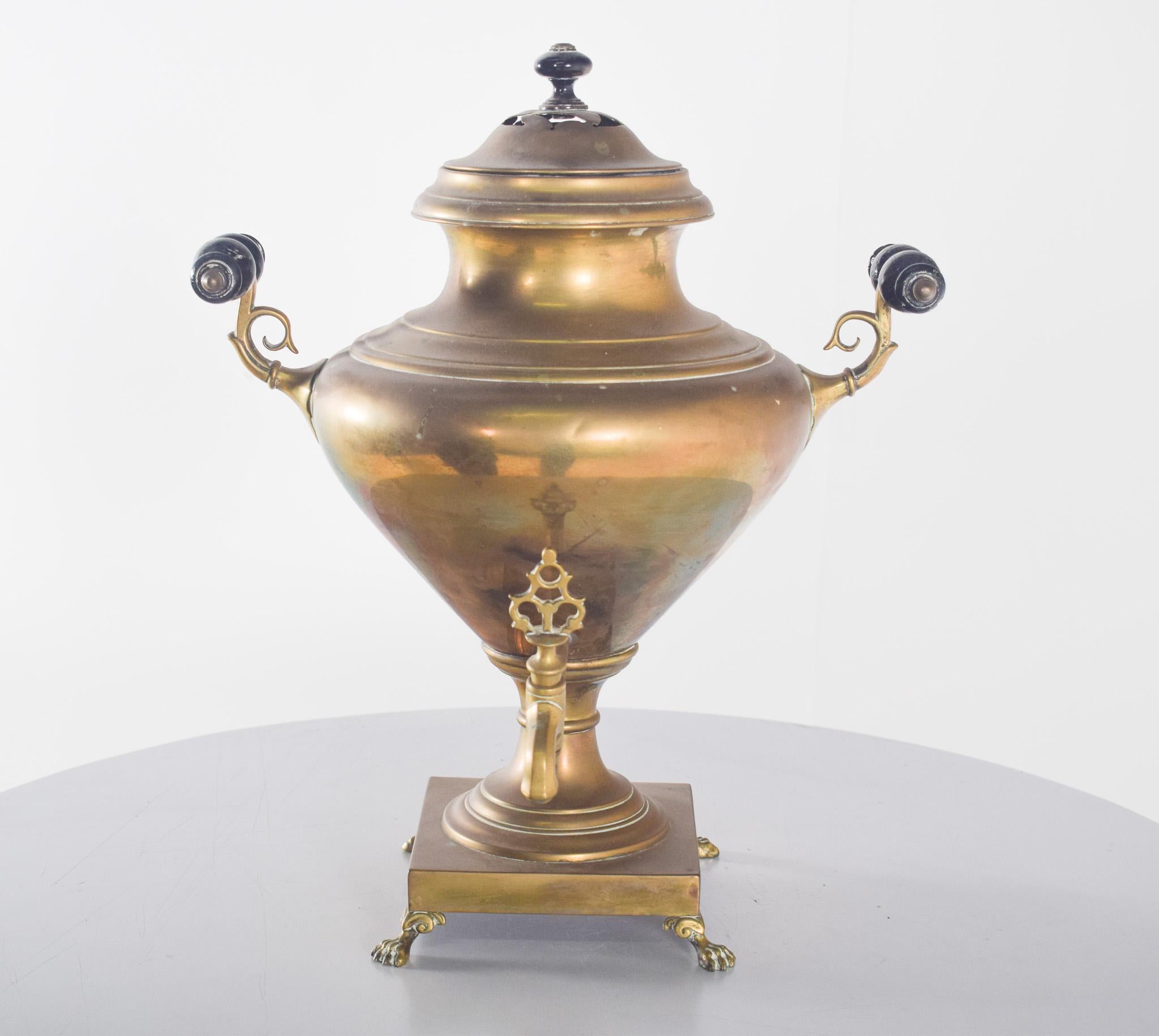 Samovar antique en laiton jaune Bon état - En vente à Lisboa, Lisboa
