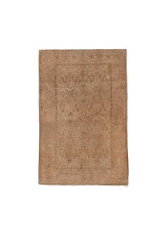 Tapis Kashan antique de couleur sable avec un léger Design/One