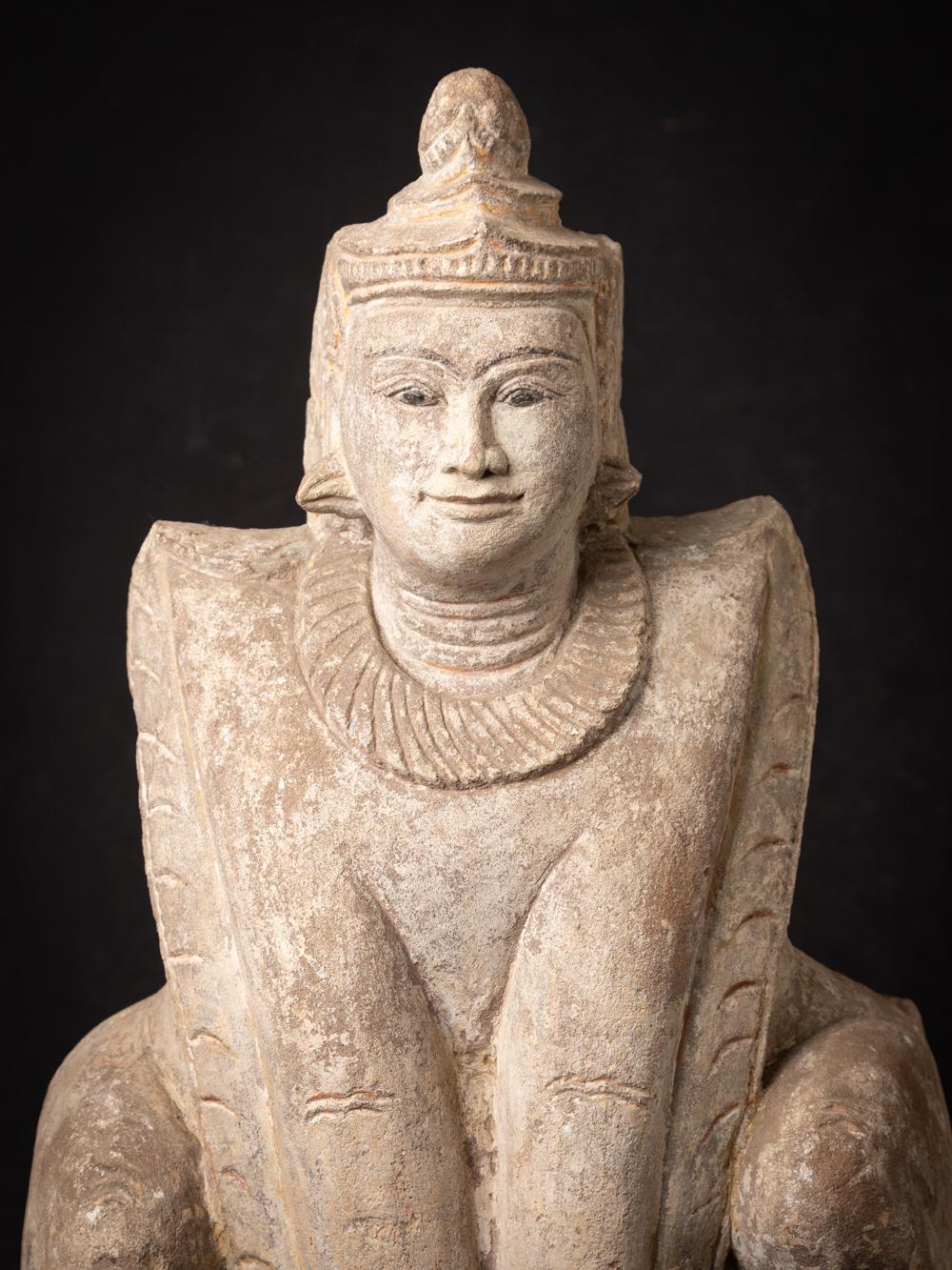 Antique sandstone Burmese Nat statue
Material: Sandstone
50 cm high
30,5 cm wide and 15 cm deep
Burmese name: Manuthiha
17th century
Weight: 15,8 kgs
Originating from Burma
Nr: 3666-30-B