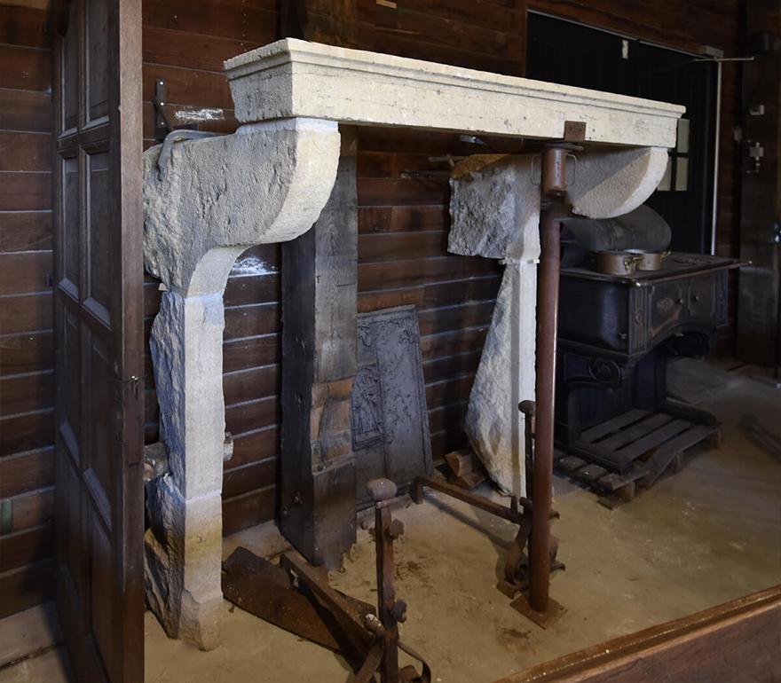Repisa de chimenea antigua de arenisca Siglo XIX Francés en venta