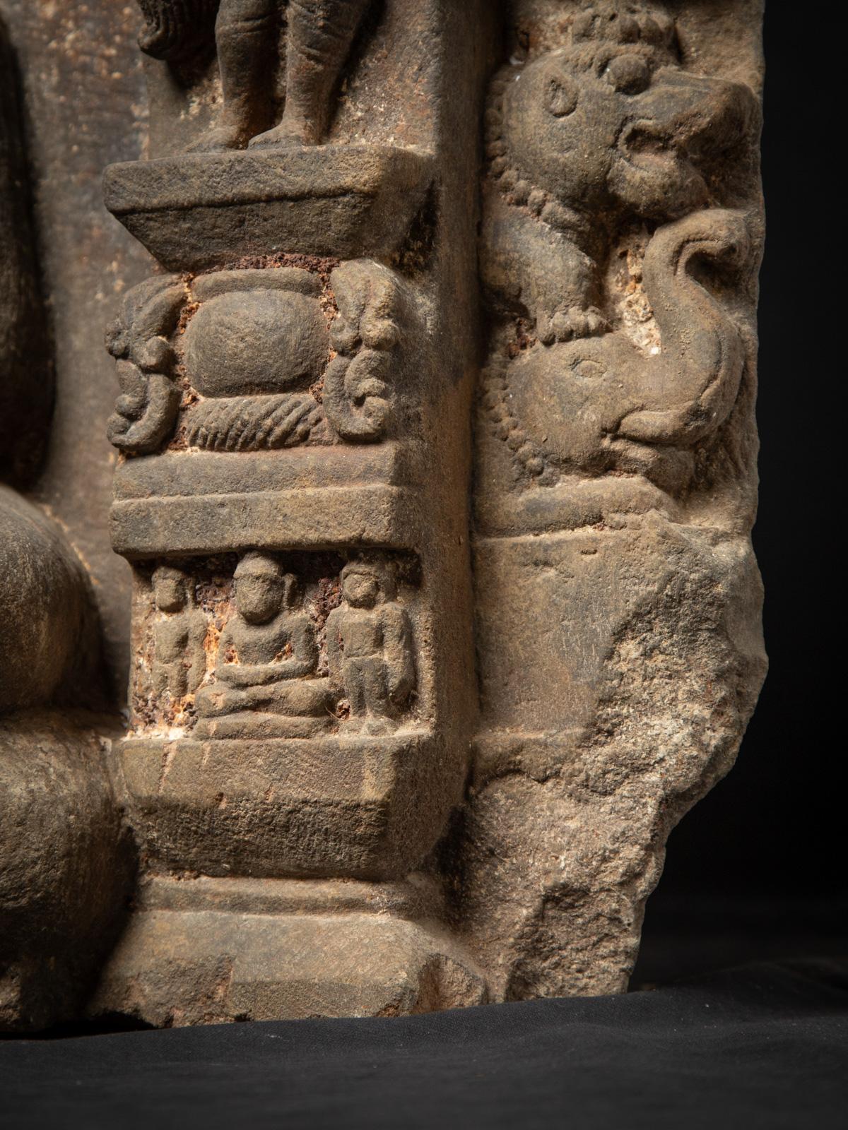 Antike Jain-Statue aus Sandstein des 24. Tirthanka aus Indien - OriginalBuddhas (18. Jahrhundert und früher) im Angebot