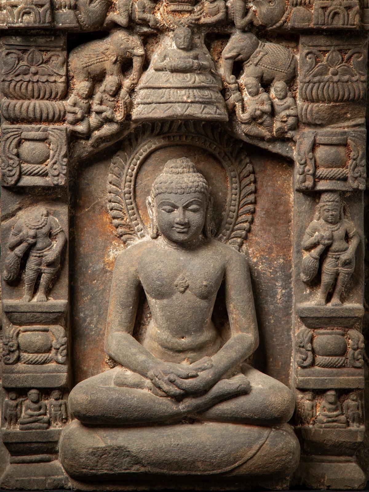 Antike Jain-Statue aus Sandstein des 24. Tirthanka aus Indien - OriginalBuddhas im Angebot 1