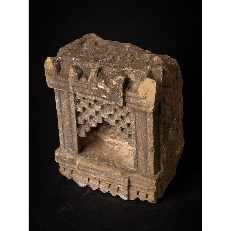 Antique sanctuaire en grès d'Inde provenant d'Inde en vente 4