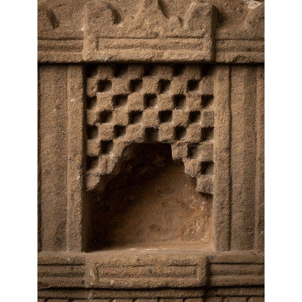 Material: Sandstone
Material: wood
Measures: 24,7 cm high 
19,3 cm wide and 13,5 cm deep
Weight: 12.35 kgs
Originating from India
19th century.

