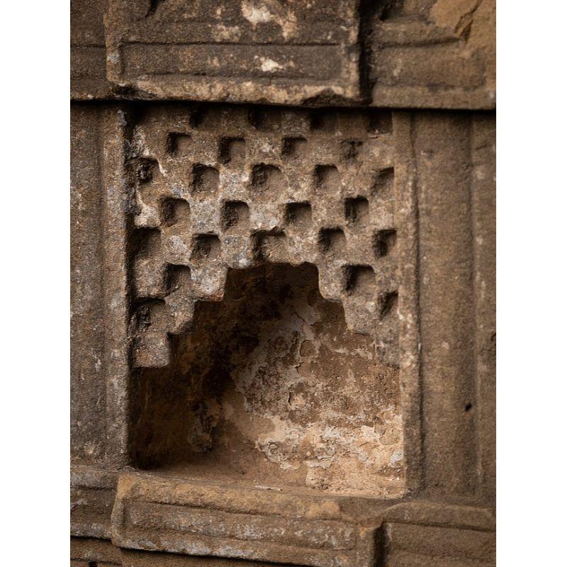 Antique sanctuaire en grès d'Inde provenant d'Inde Bon état - En vente à DEVENTER, NL