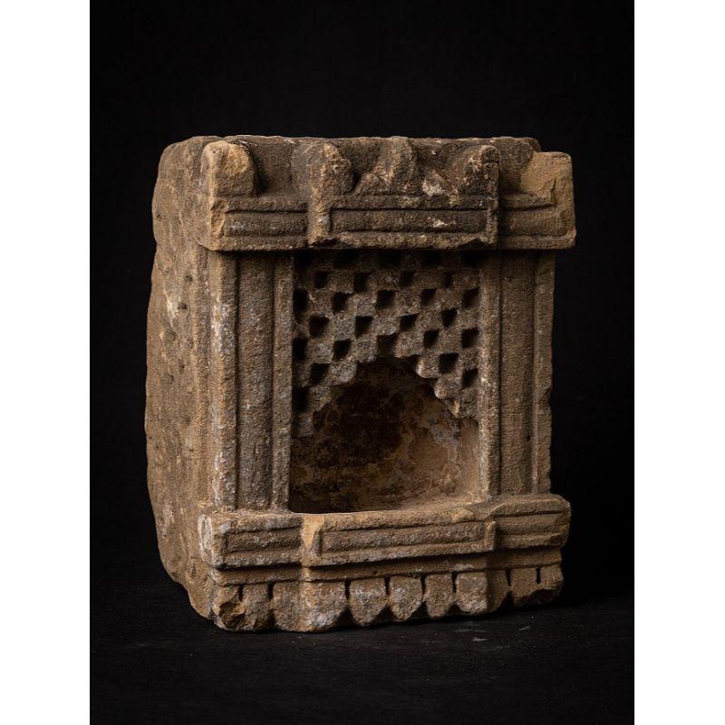 Antique sanctuaire en grès d'Inde provenant d'Inde en vente 2